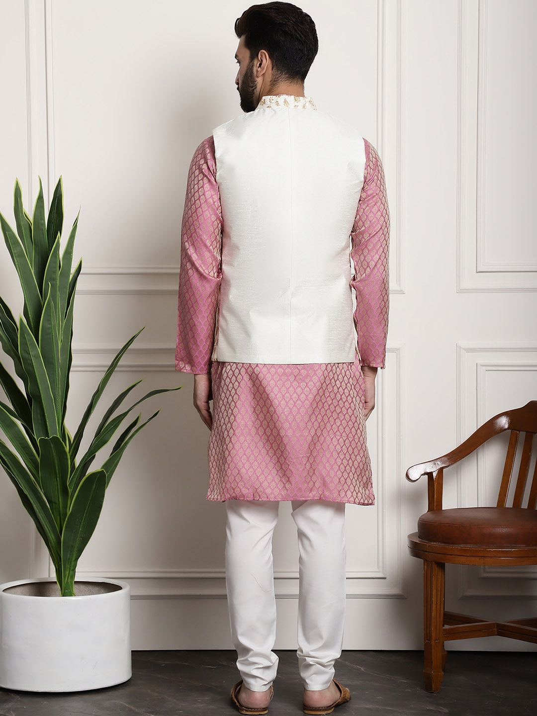 Sojanya Men Pink Ethnic Motifs Kurta with Pyjamas & Nehru Jacket 