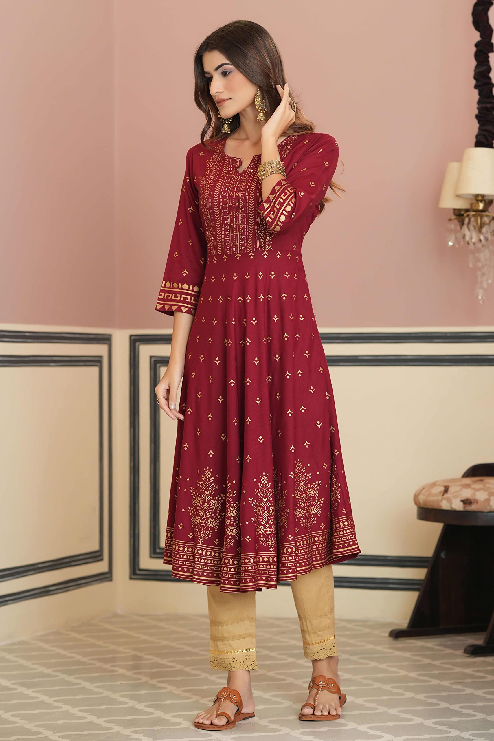 Juniper Women's Maroon Ethnic Motif Printed Rayon Kurta With Sequins