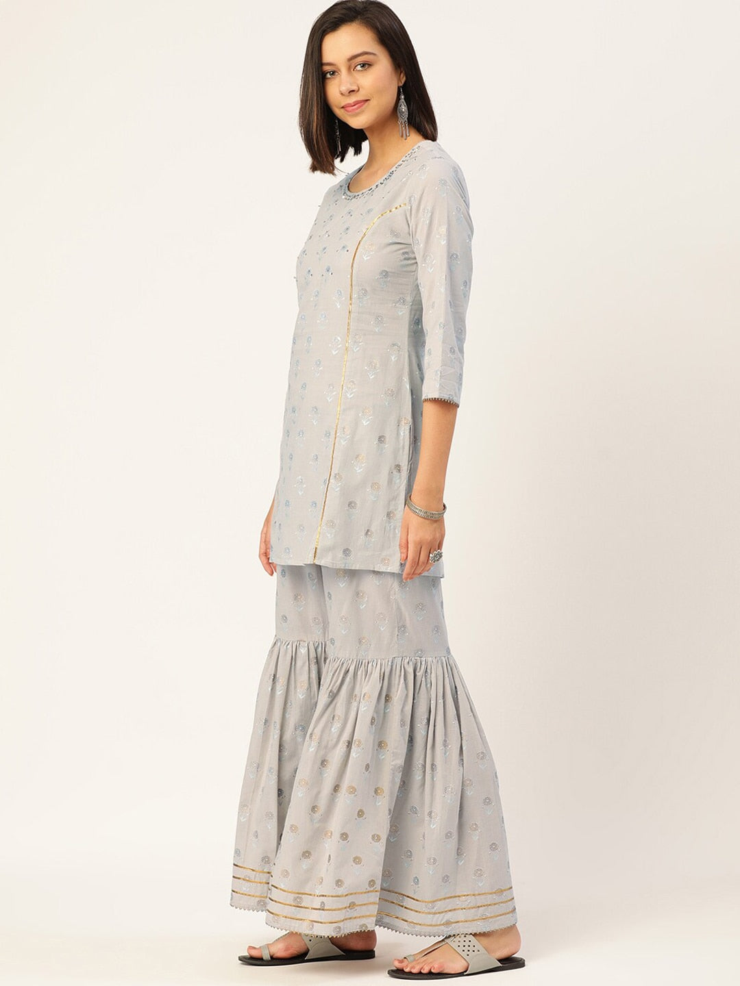 HERE&NOW Women Grey Floral Printed Panelled Gotta Patti Pure Cotton Kurti with Sharara With Dupatta