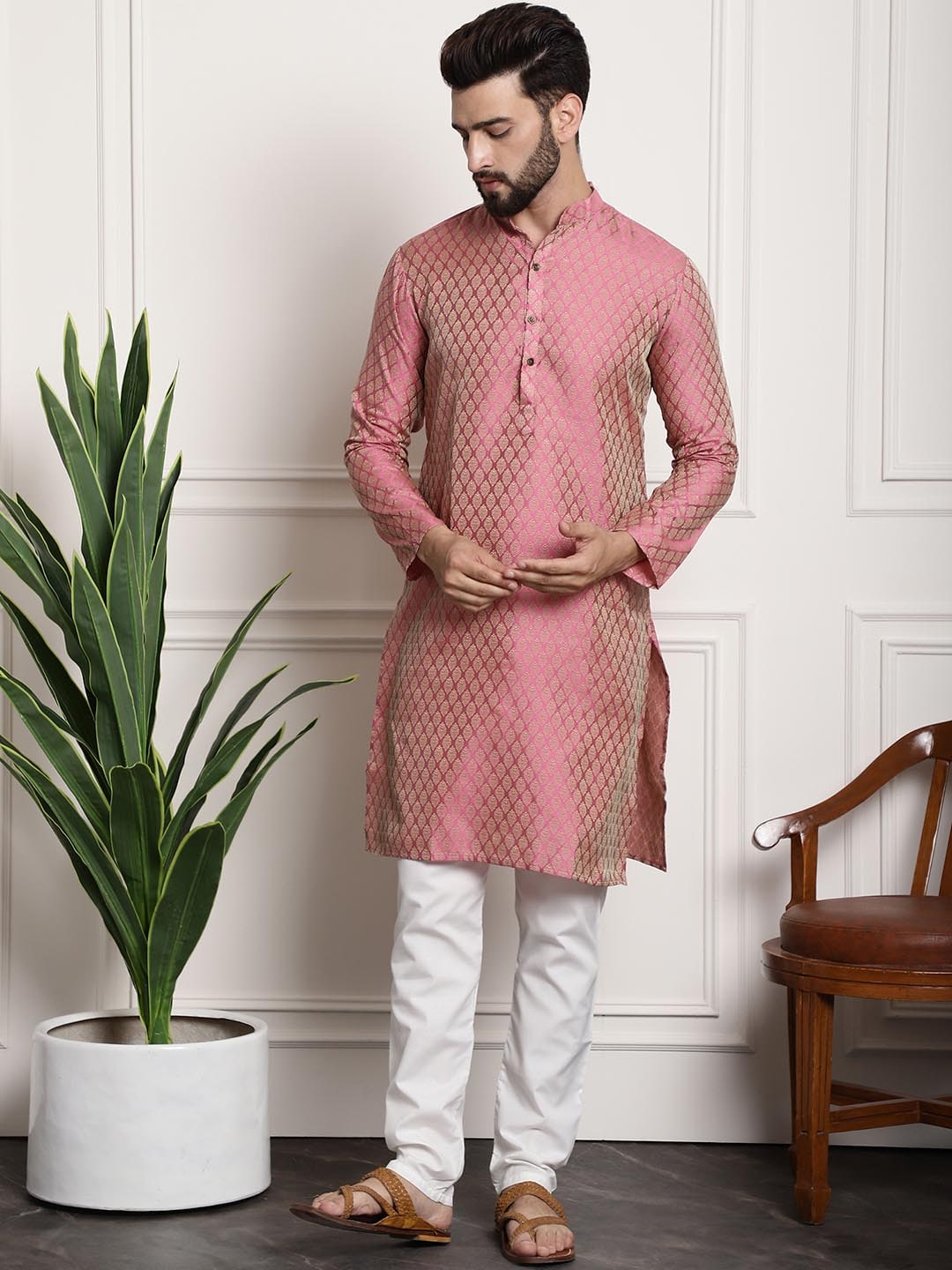 Sojanya Men Pink Ethnic Motifs Kurta with Pyjamas & Nehru Jacket 