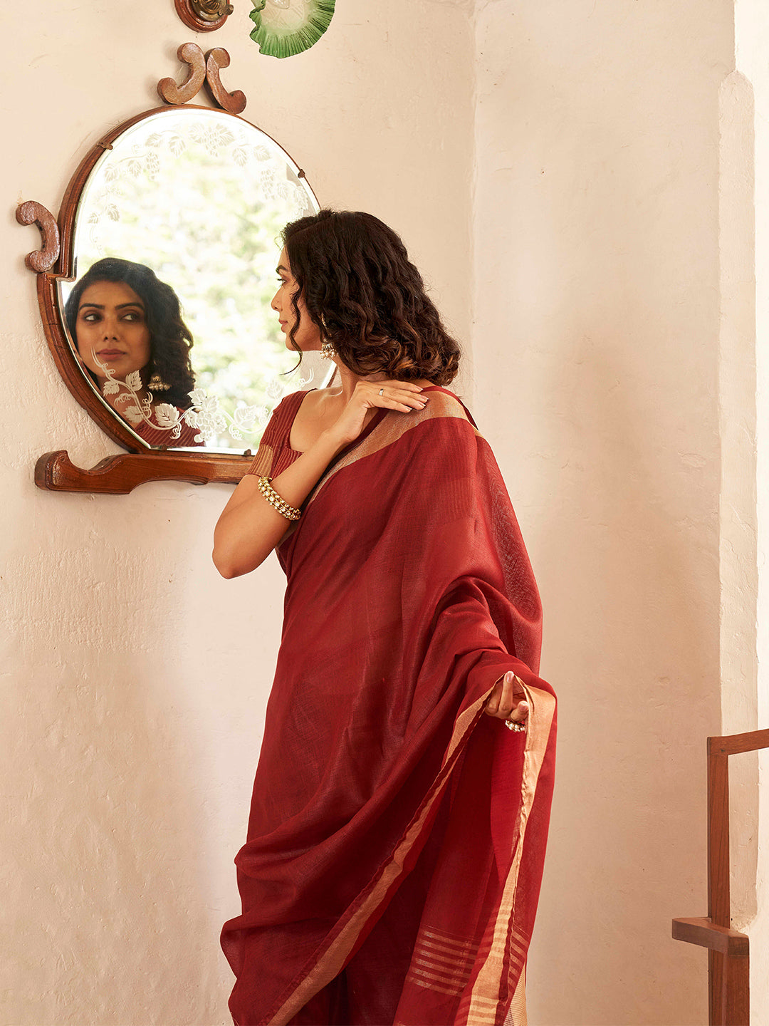 Tikhi Imli Maroon & Gold Toned Zari Woven Design Grab2Buy 