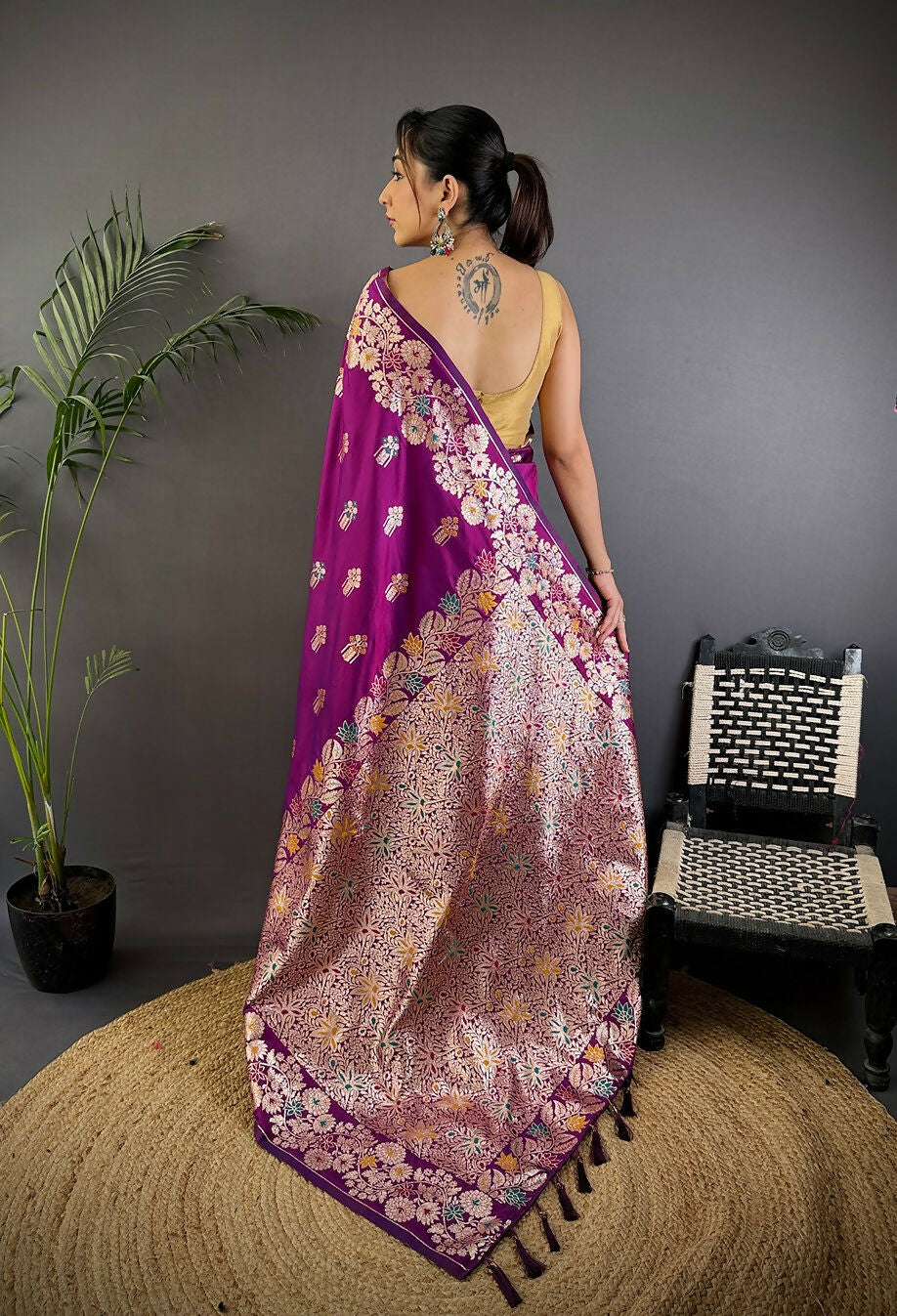 Joban Fashion Meenakari Magenta Woven Soft Silk Saree