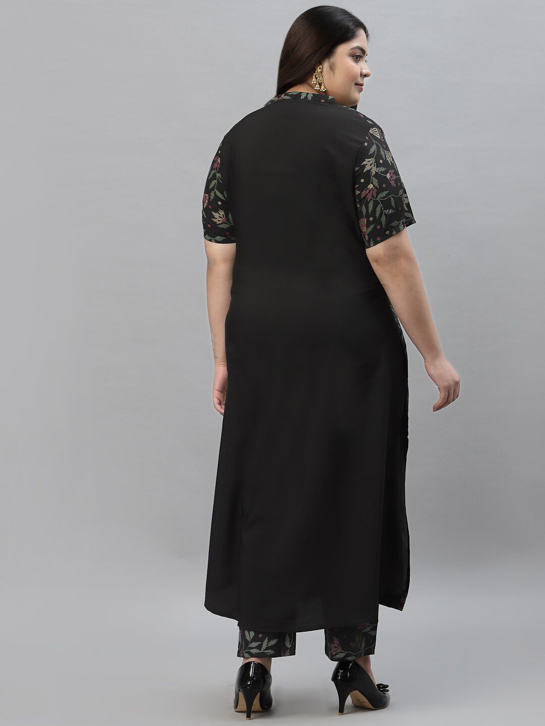 Sztori Plus Size Floral Printed Mandarin Collar Foil Printed A-Line Kurta With Trouser