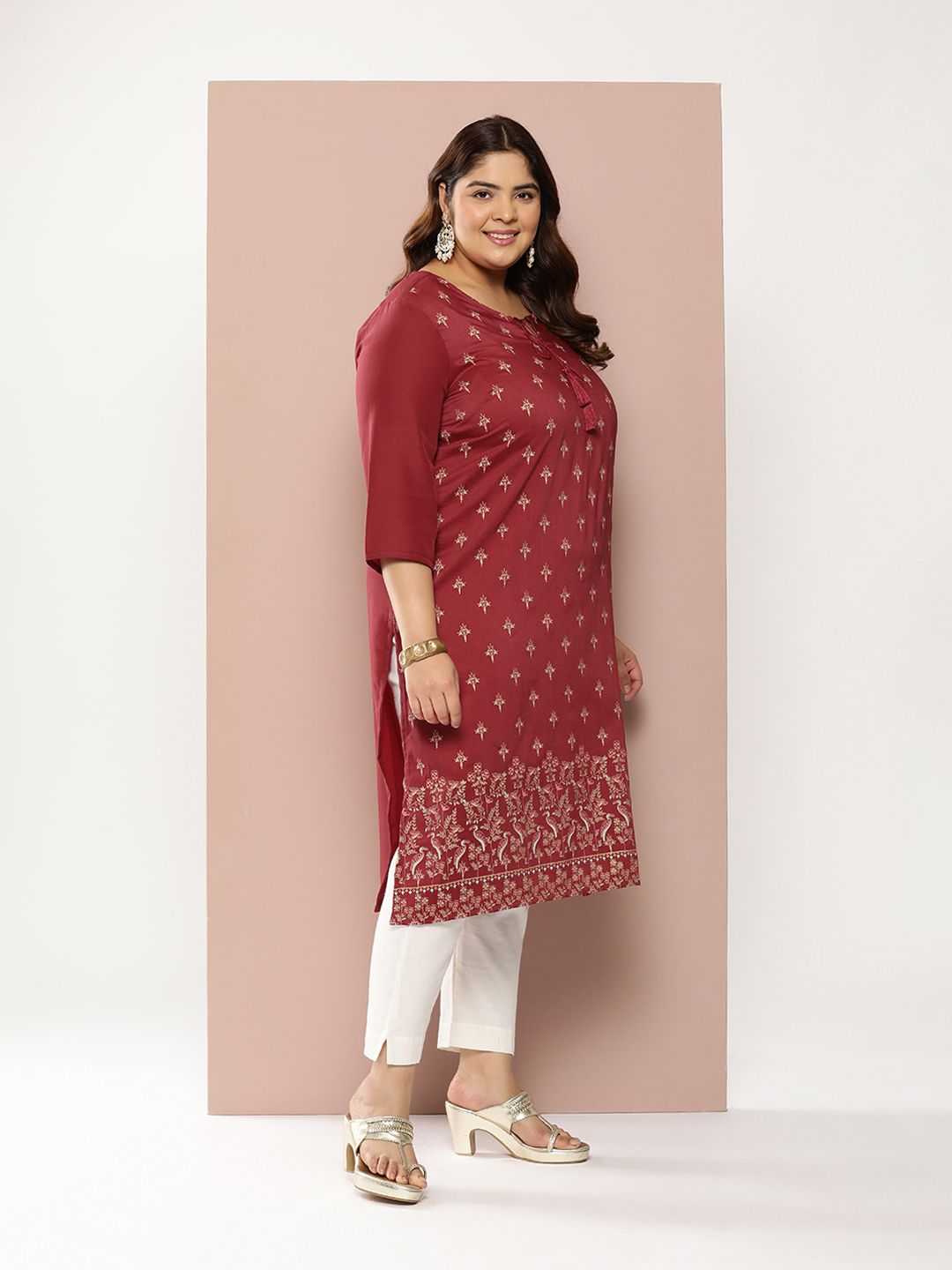 Sztori Plus Size Foil Print Tie-Up Neck Kurta