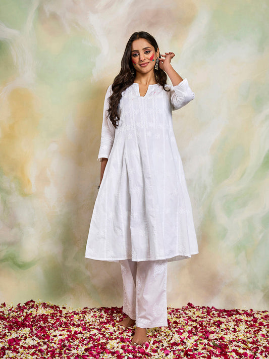 HOUSE OF KARI Women Notch Neck Floral Embroidered Chikankari Shadow Work Cotton Kurta 