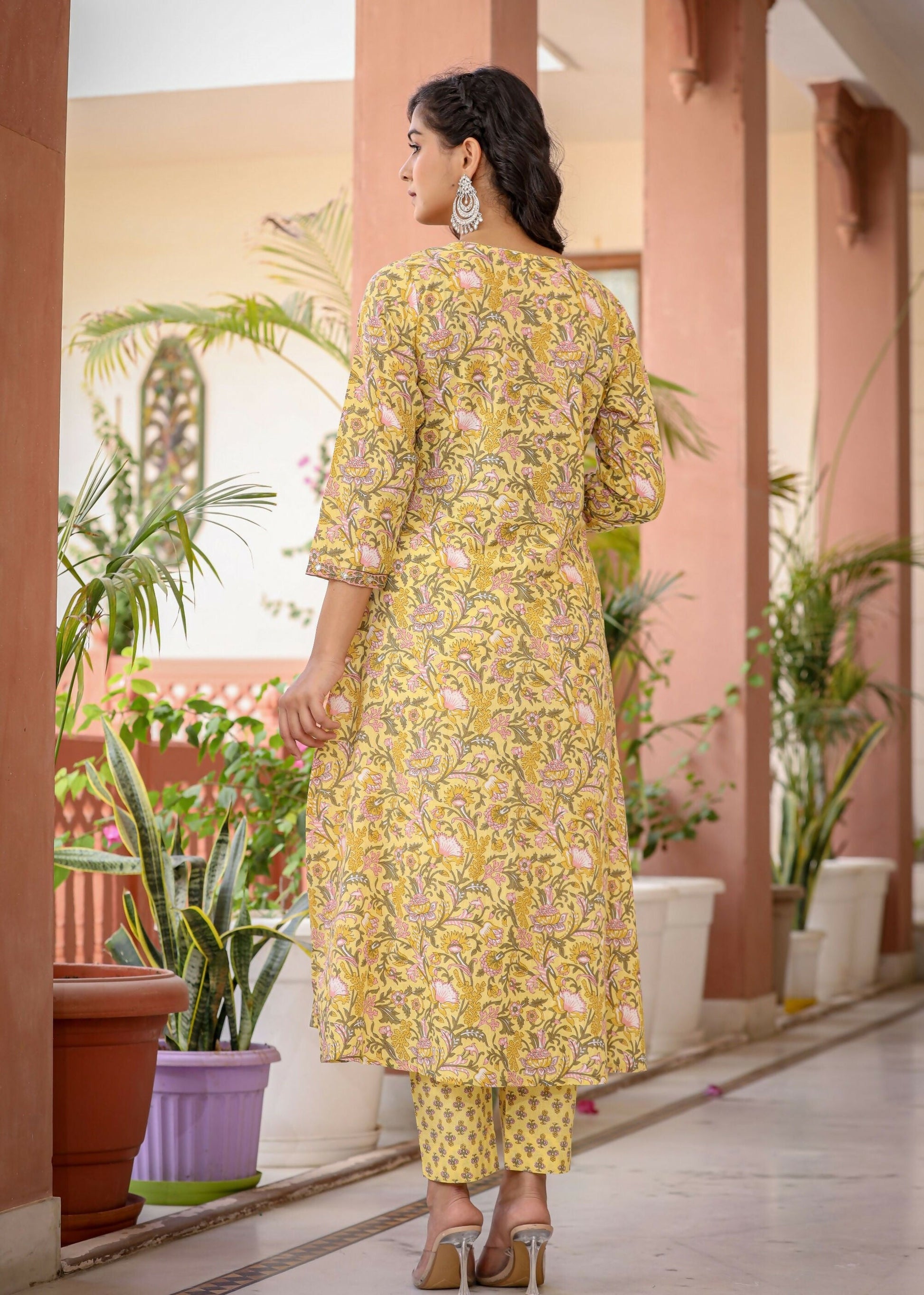 Kaajh Women's Yellow Floral Embroidered Cotton Kurta Pant Set With Dupatta