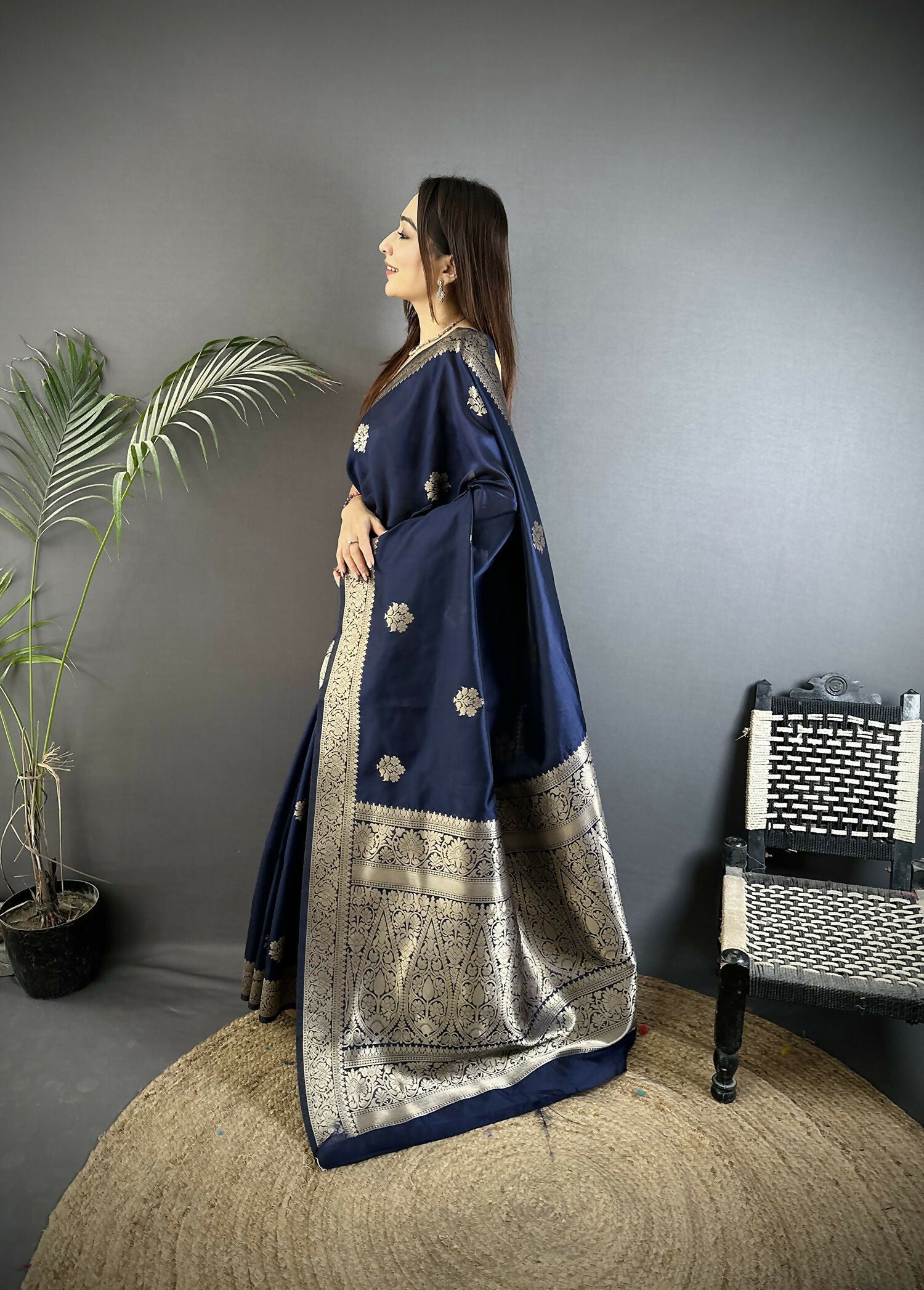 Joban Fashion Navy Blue Floral Jacquard Woven Design Cotton Silk Banarasi Silk Saree