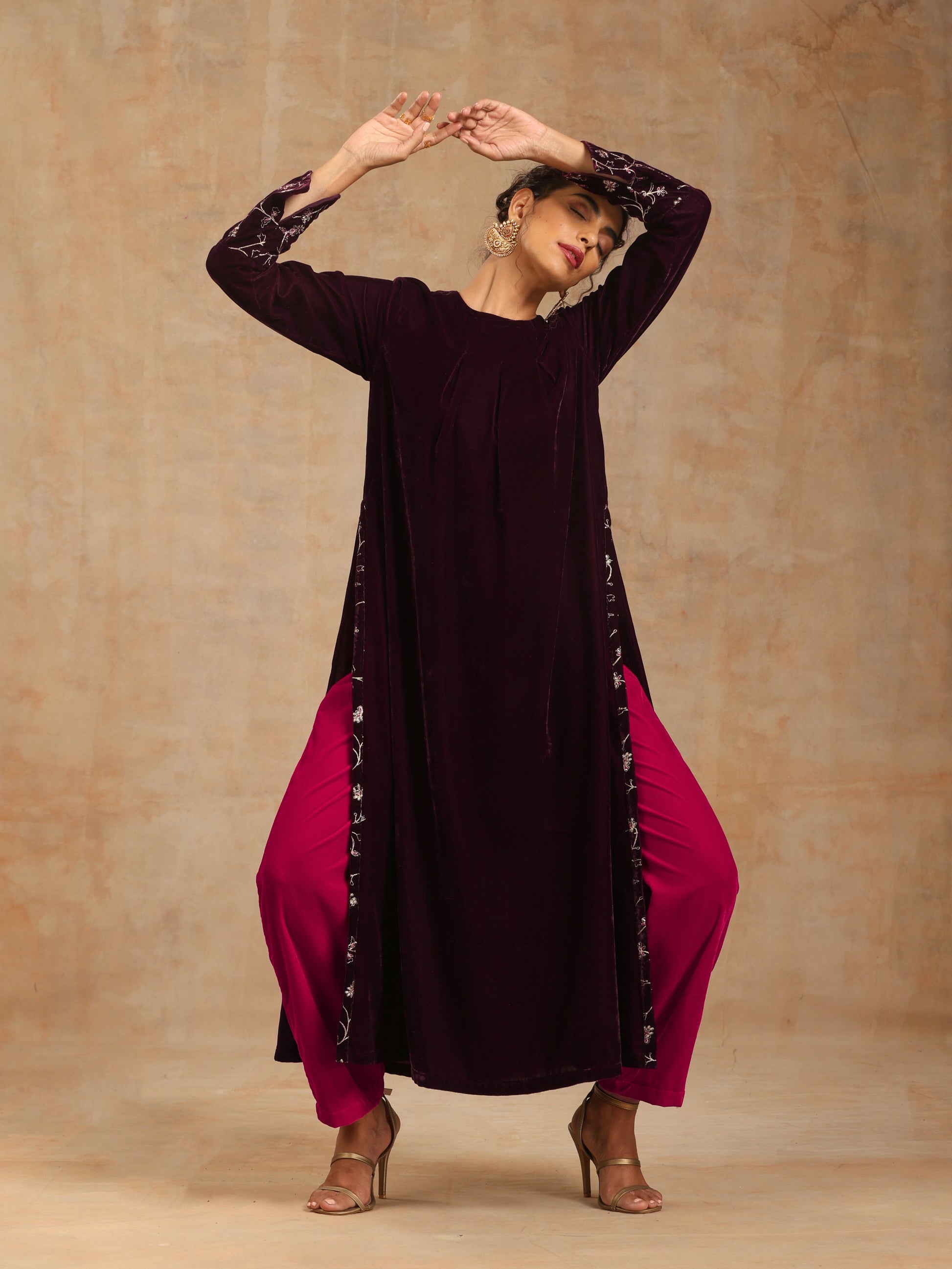 trueBrowns Wine Velvet Embroidered Kurta 