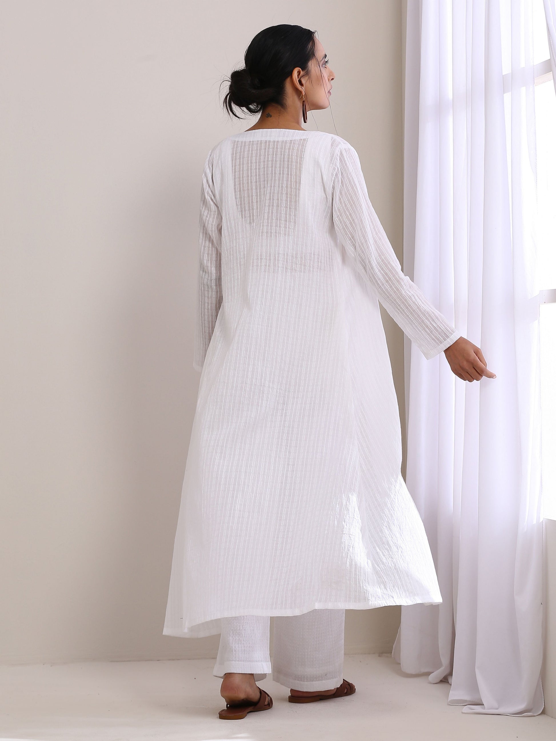 trueBrowns White Dobby Overlay Jacket Blouse Pant Set 