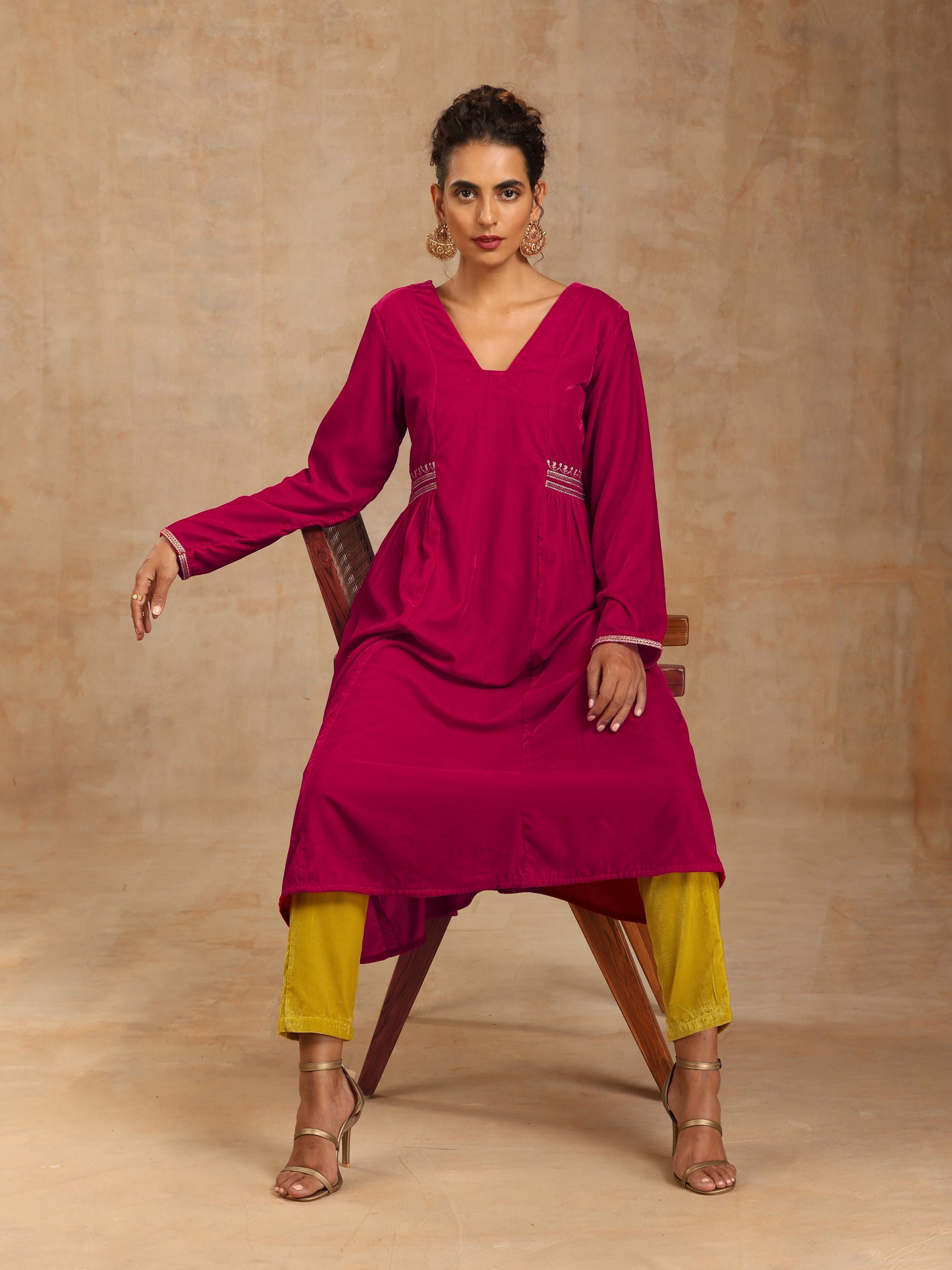 trueBrowns Rani Pink Velvet Embroidered Kurta 