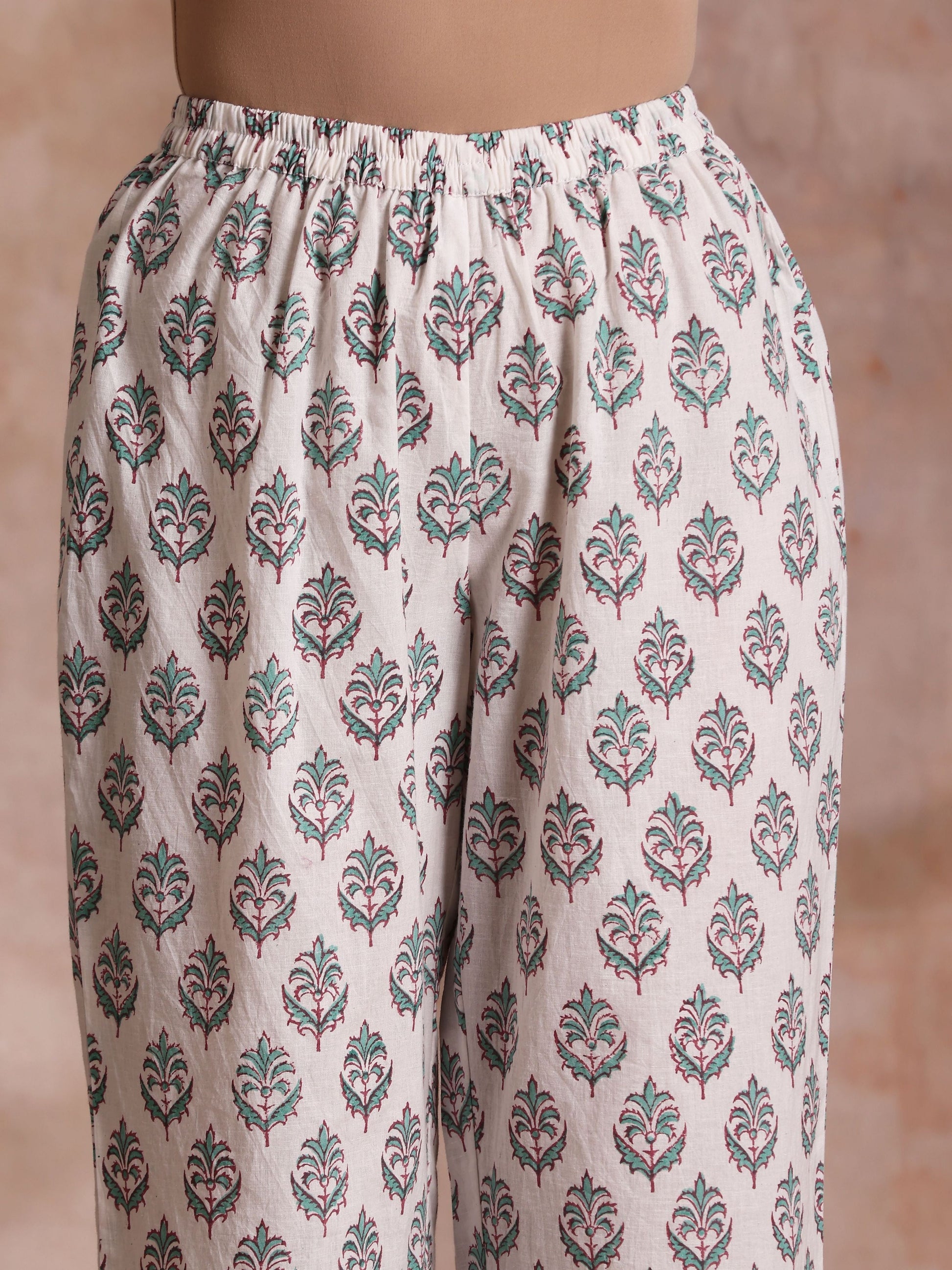 trueBrowns Tiffany Blue Floral Block Print Cotton Front Neck Gathered Kurta Pant Set 