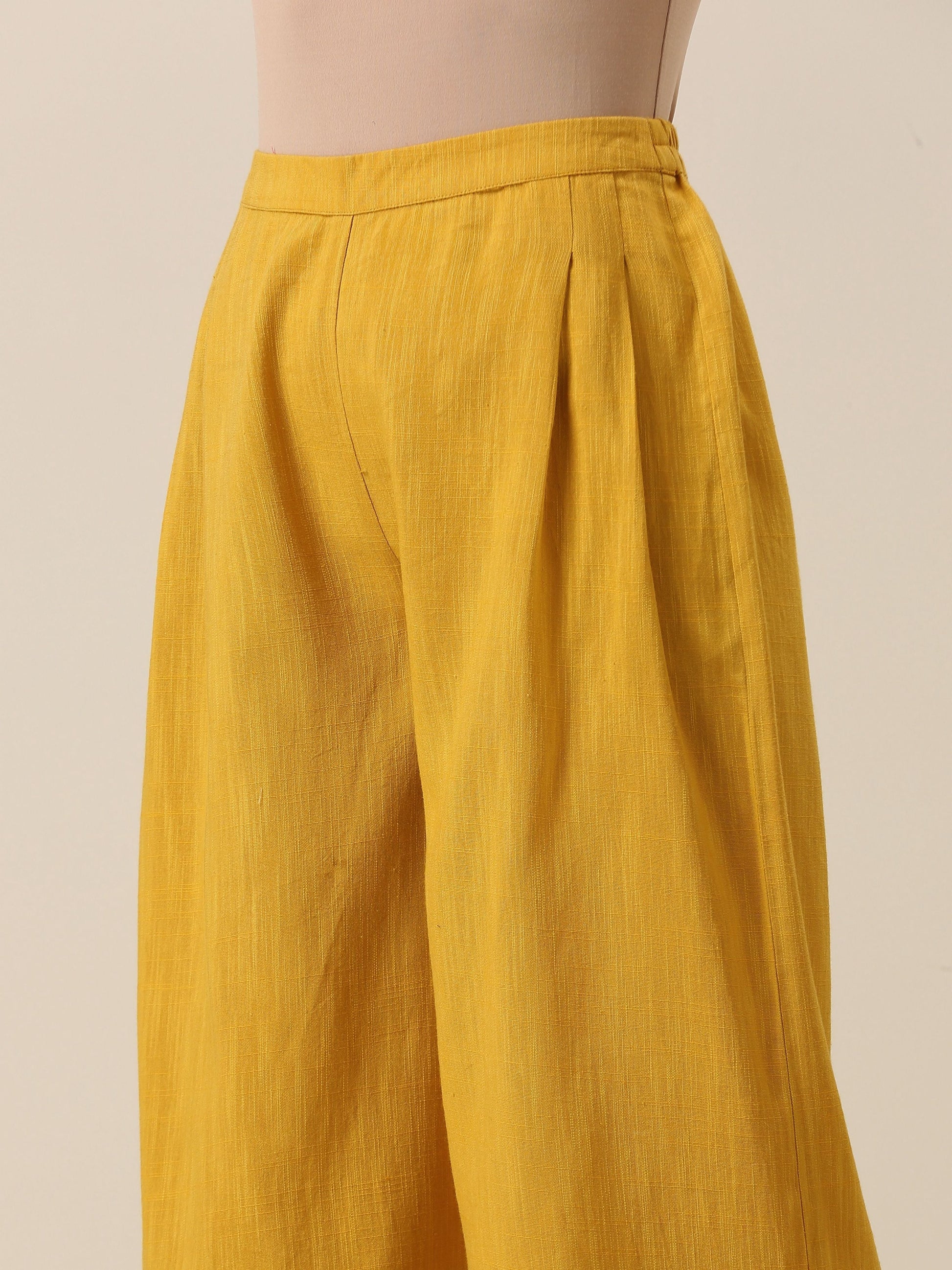 trueBrowns Mustard Yellow Slub Texture Sleevesless Jacket Pant Set 