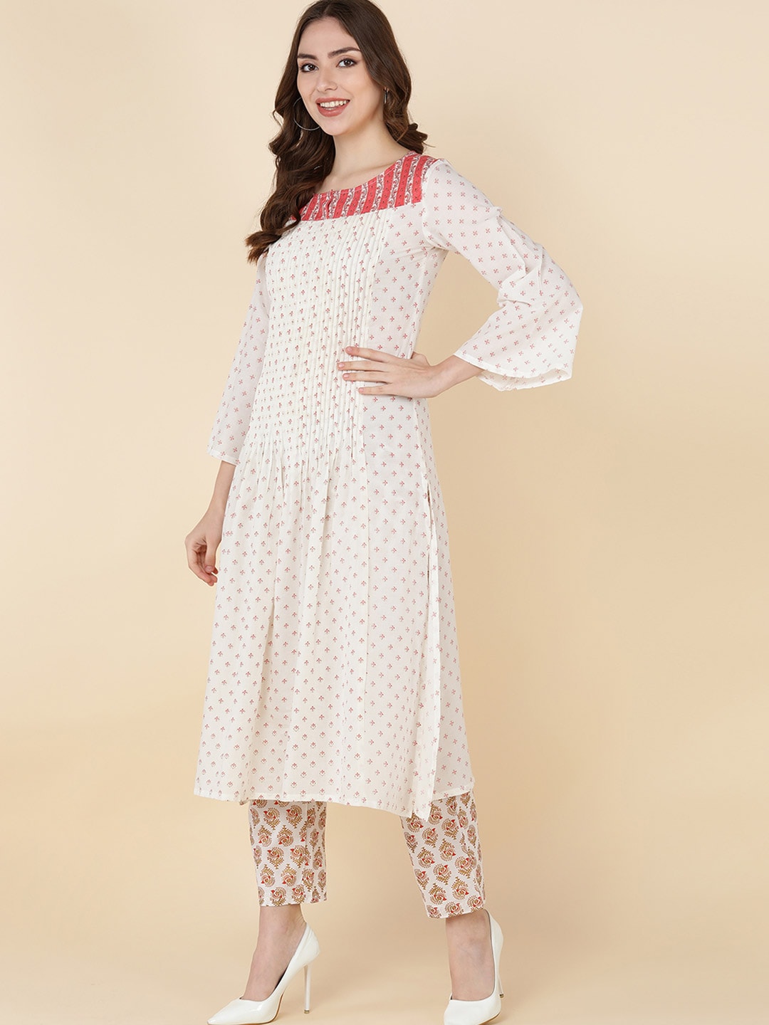 HERE&NOW Women White Floral Printed Pleated Pure Cotton Kurta with Trousers