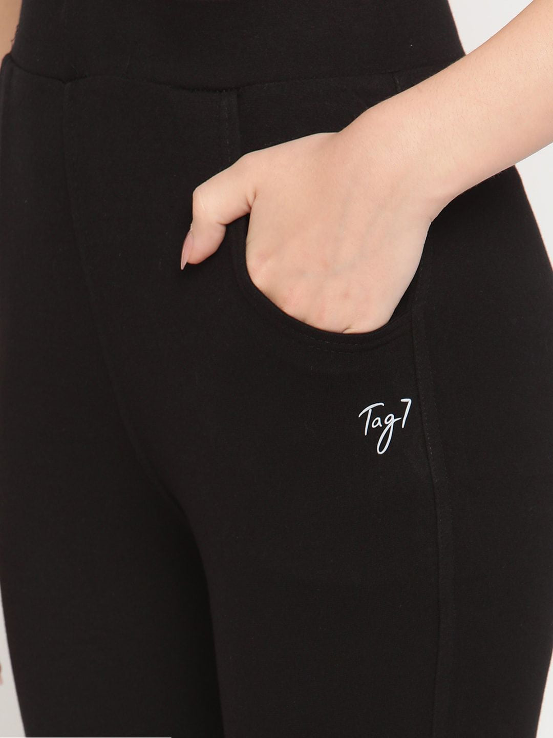 TAG 7 Women Black Solid Ankle-Length Leggings