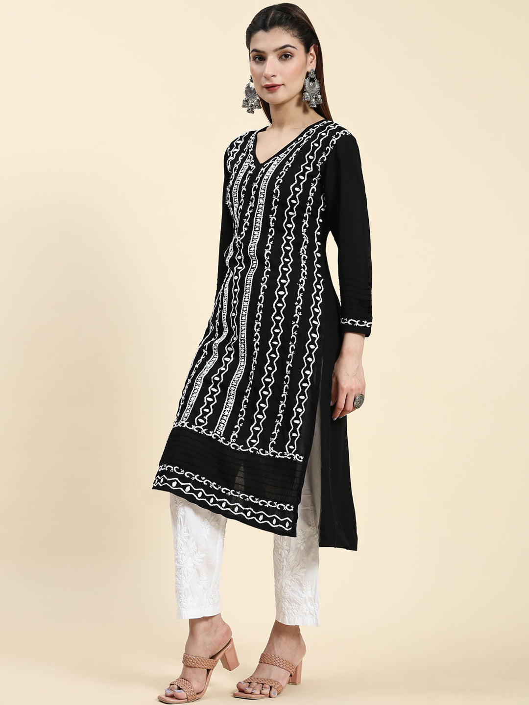 HOUSE OF KARI Ethnic Motifs Embroidered Chikankari Straight Kurta 