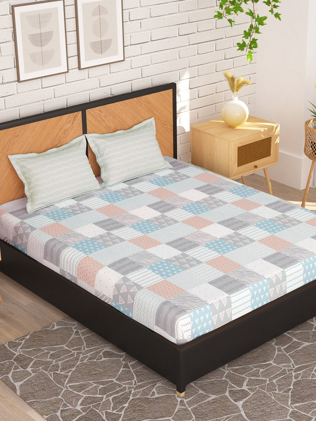 Story@home Arena Peach & White Geometric Microfiber 180TC Queen Bedsheet & 2 Pillow Covers | Grab2Buy