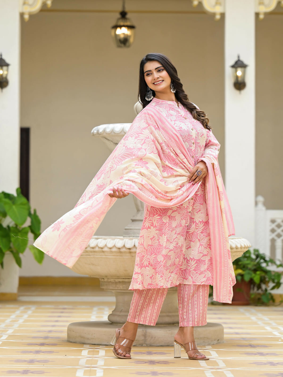 Juniper Women's Pink Floral Printed Cotton Kurta Set With Buttons