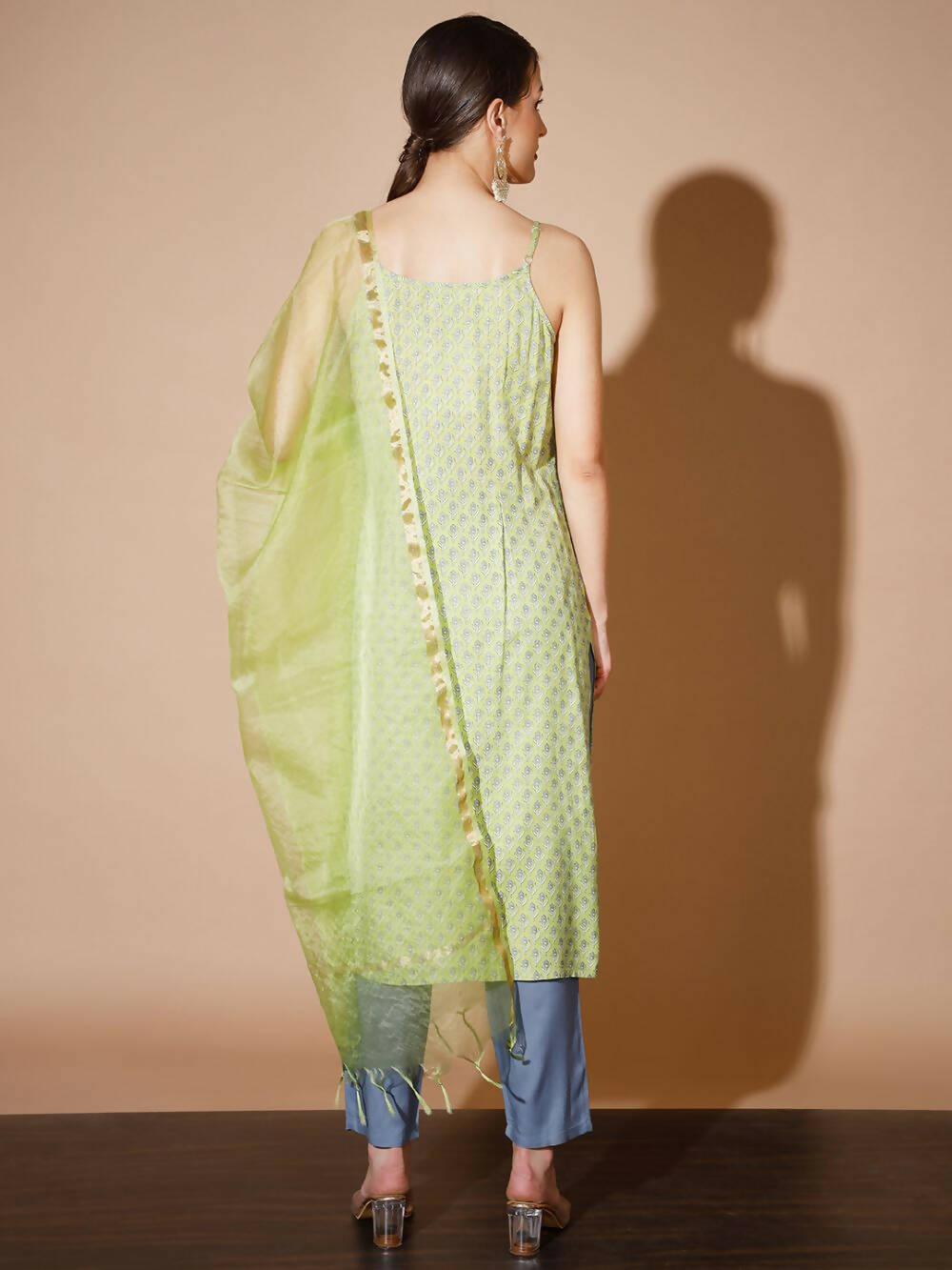 Myshka Women Green Printed Kurta & Trousers With Dupatta