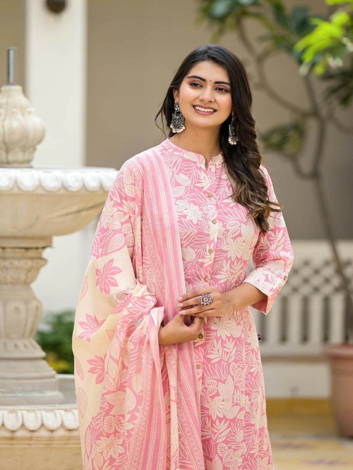 Juniper Women's Pink Floral Printed Cotton Kurta Set With Buttons