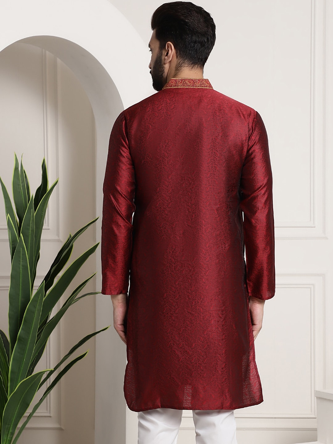 Sojanya Men Red Embroidered Straight Kurta 