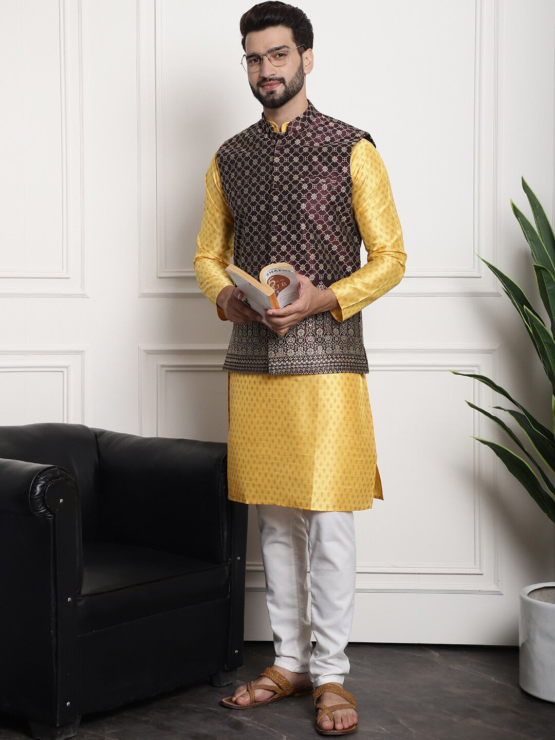 Sojanya Ethnic Motifs Printed Regular Kurta & Pyjamas With Nehru Jacket 