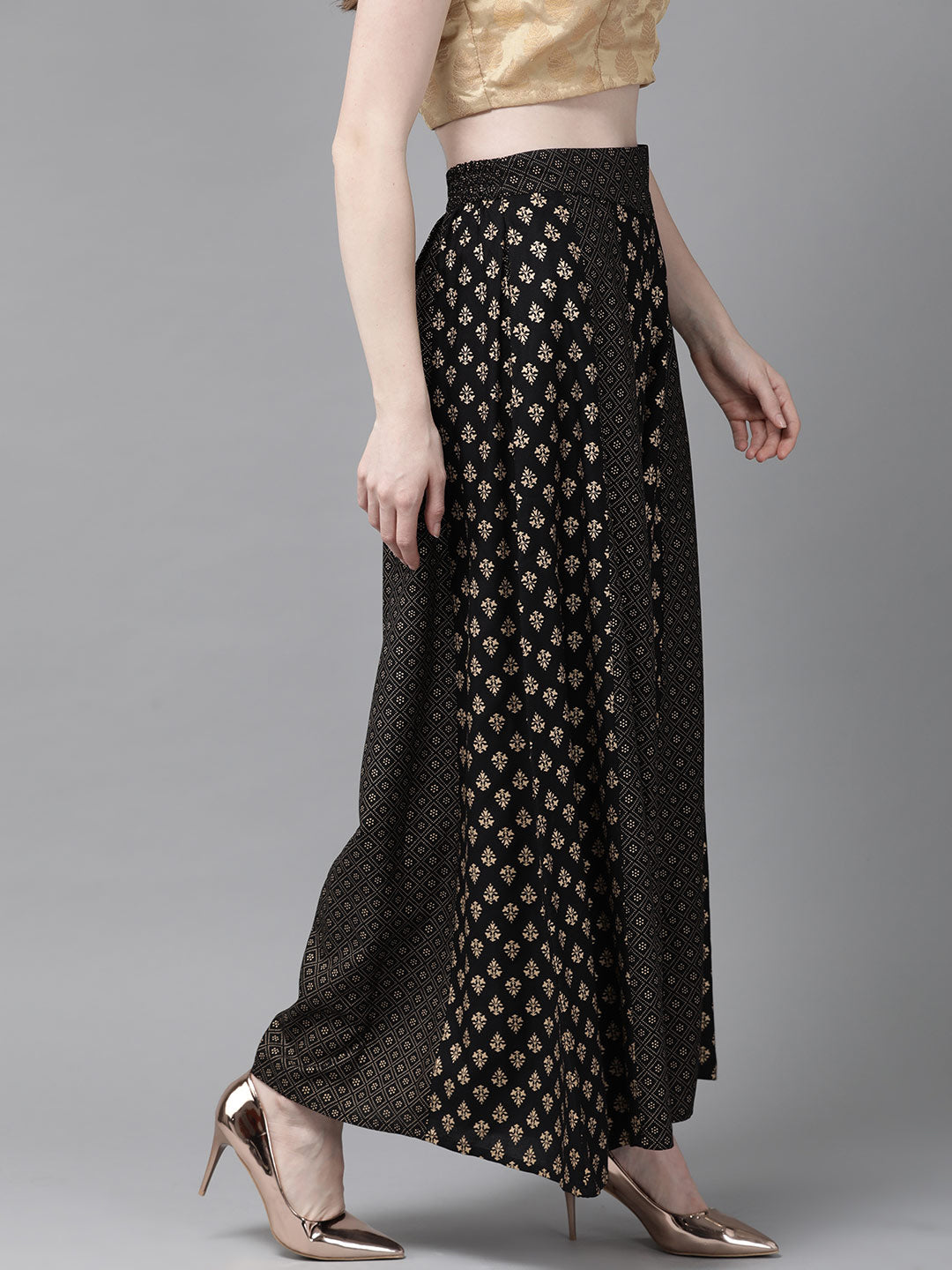Juniper Women Black Rayon Printed Flared Palazzo 