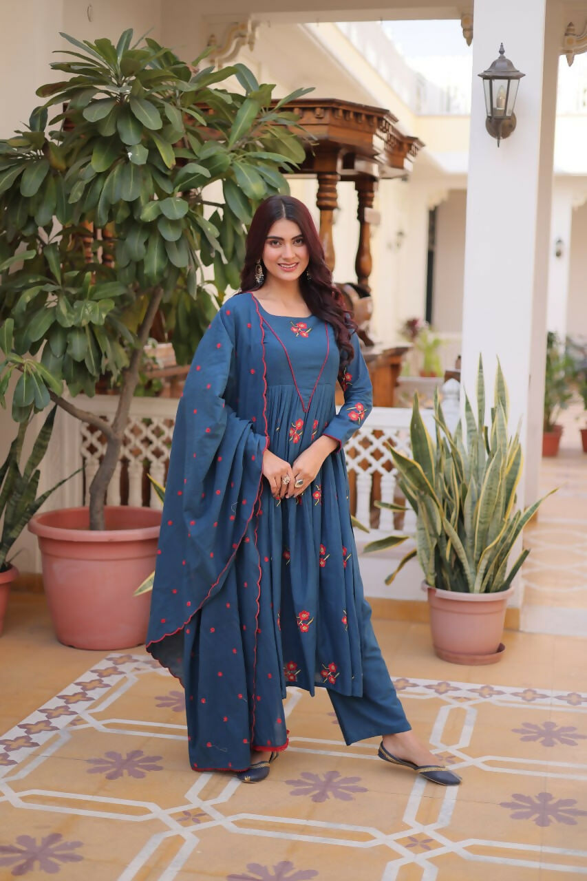 Teeya Creation Womens New Trendy Simple Cotton With Embroidered Work Kurta Set