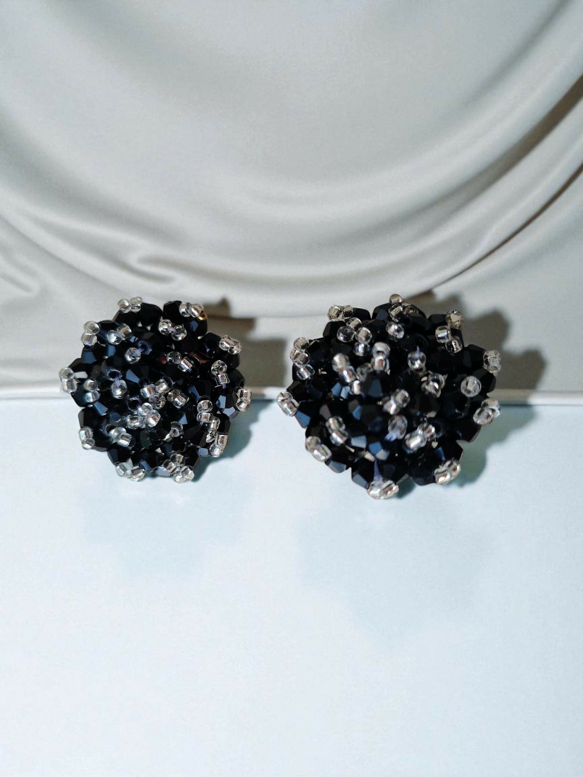 Inhanns Premium Everyday Studs - Black & White
