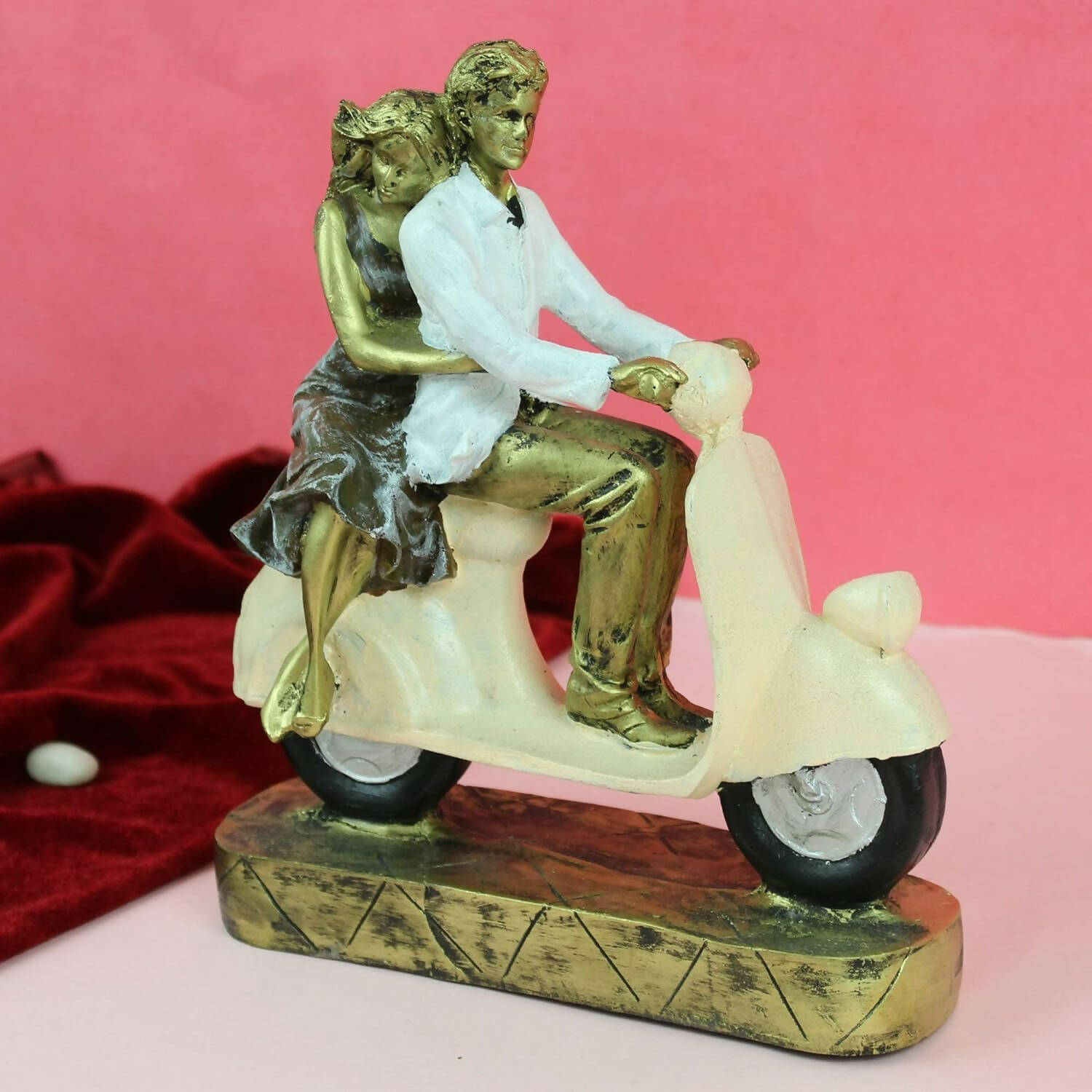 Tied Ribbons Romantic Love Couple On Scooter Showpiece Statue Decorative Items For Home 