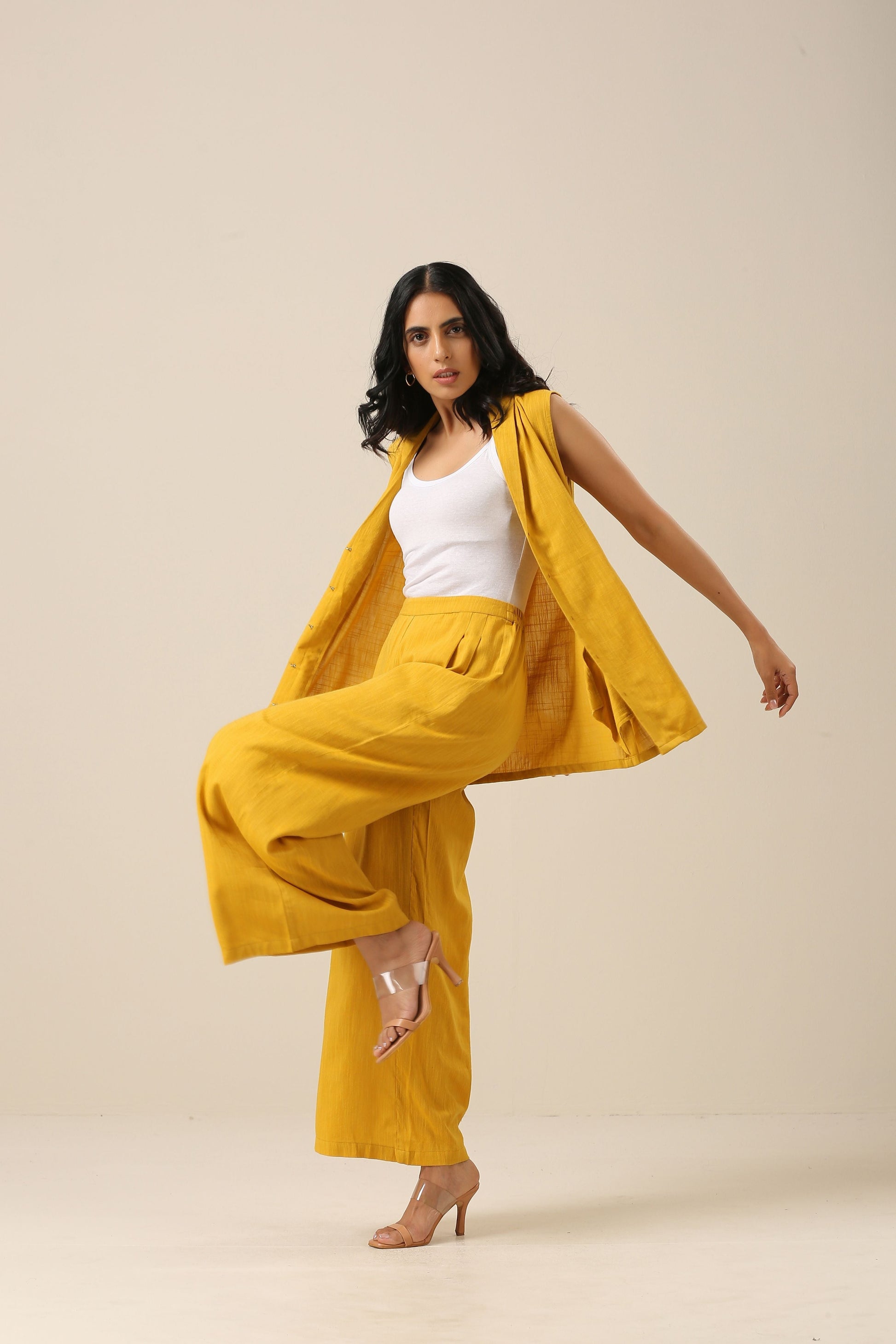 trueBrowns Mustard Yellow Slub Texture Sleevesless Jacket Pant Set 