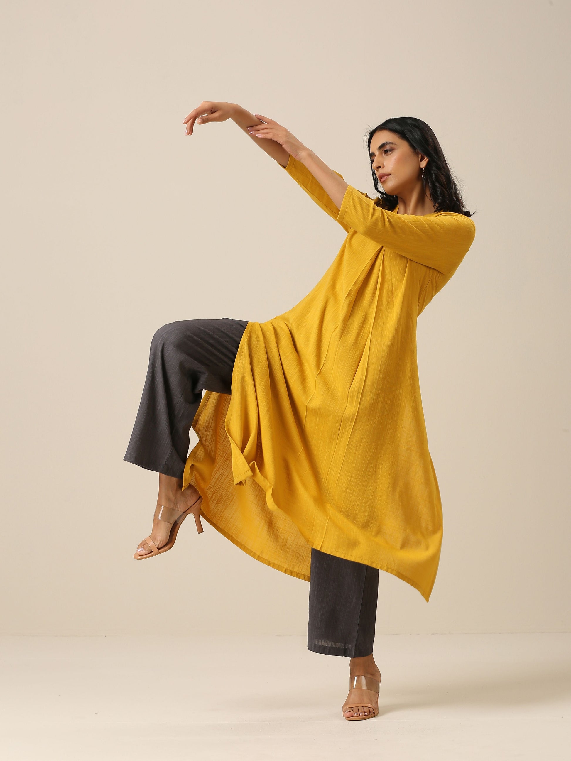trueBrowns Mustard Yellow Slub Texture Neck Pleat Kurta Pant Set 