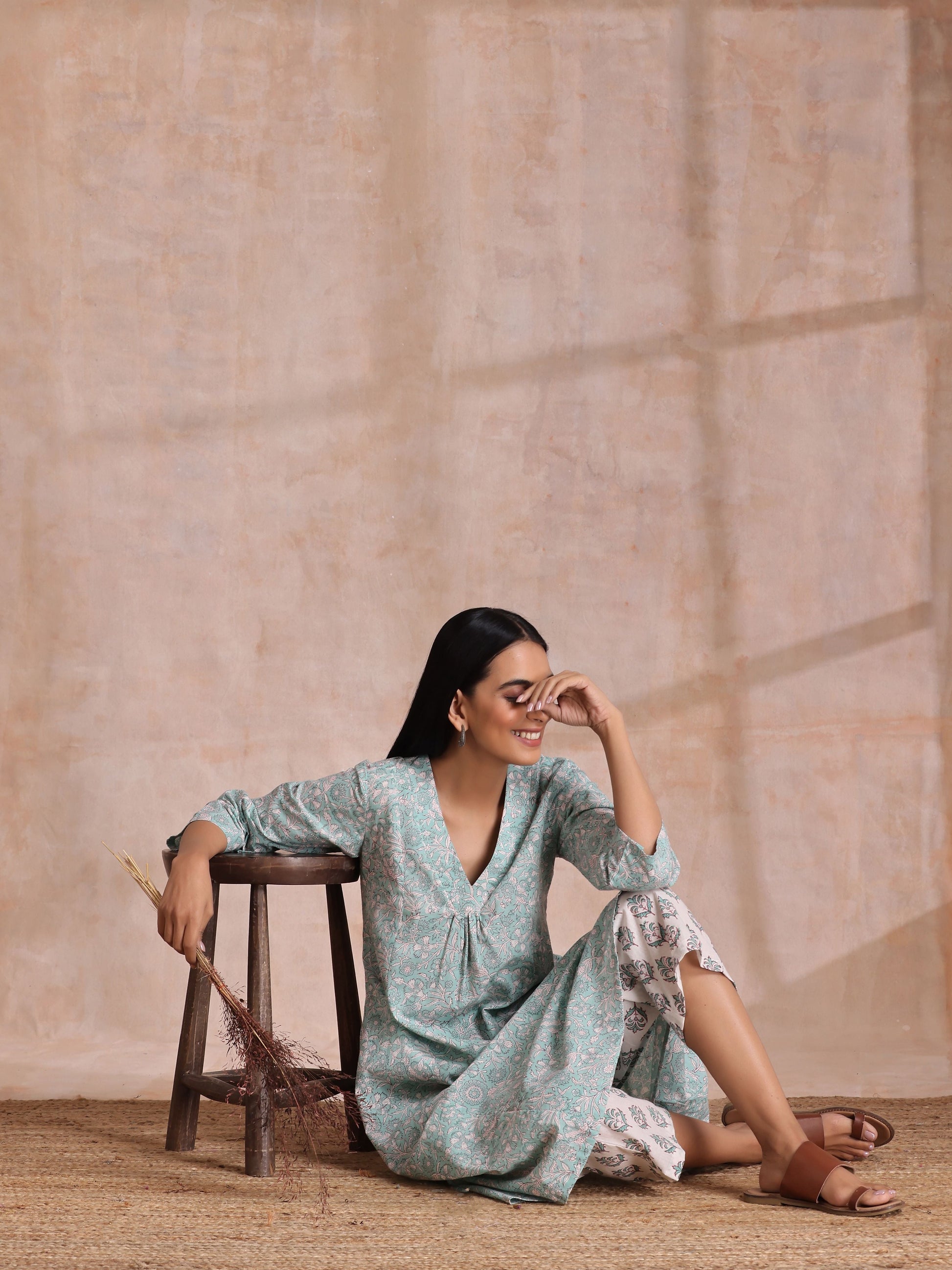 trueBrowns Tiffany Blue Floral Block Print Cotton Front Neck Gathered Kurta Pant Set 
