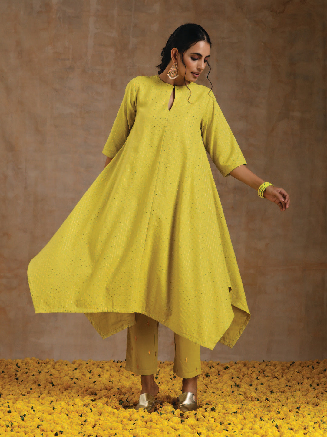 trueBrowns Lime Gold Cotton Handkerchief Kurta Set 