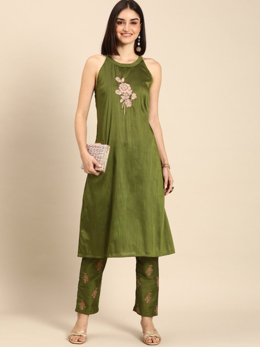 All About You Women Green Floral Print Embroidered Regular Kurta with Trousers