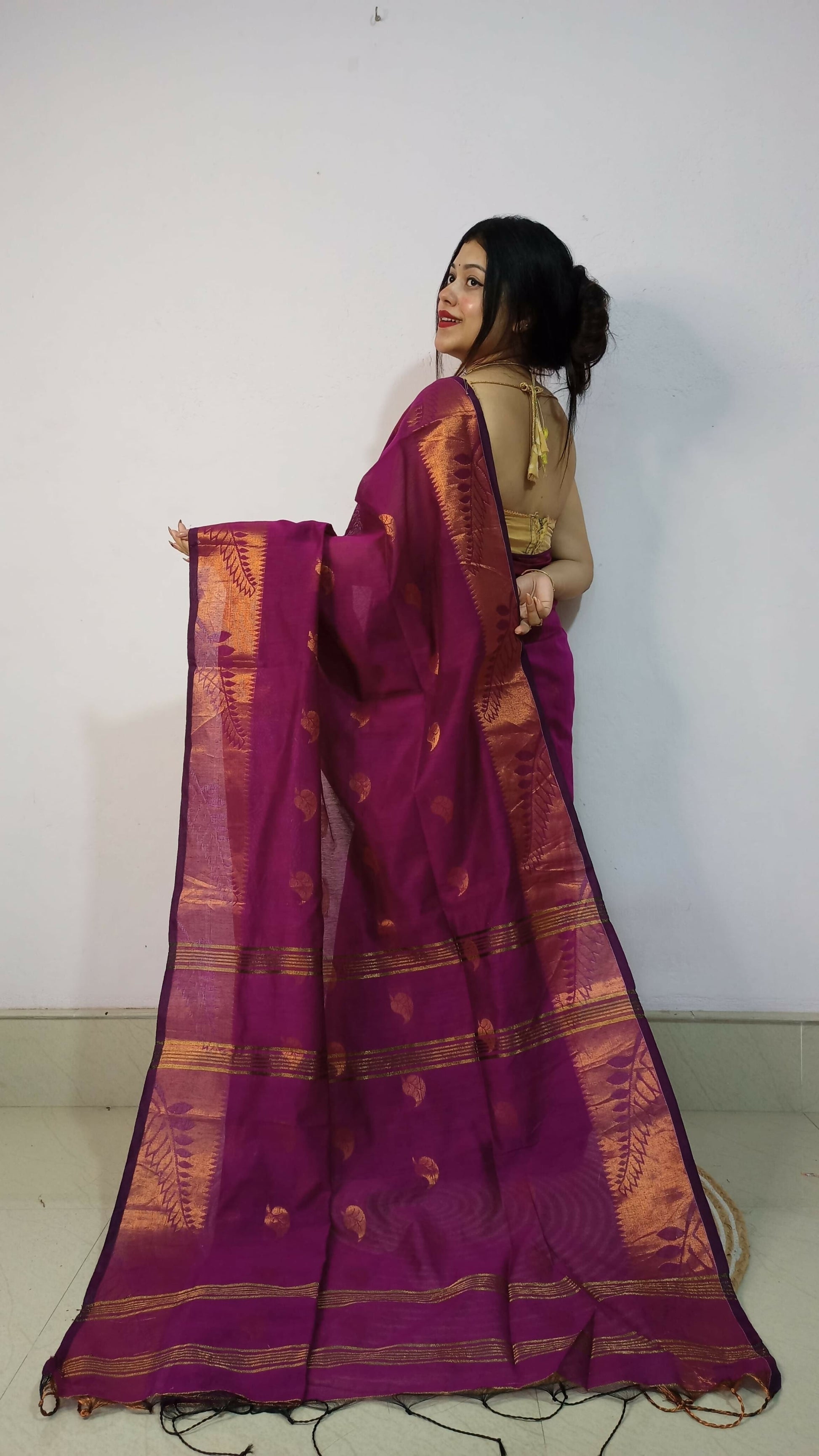 Exclusive Collection Beautiful Magenta Cotton Silk Woven Handloom Grab2Buy With Running Blouse Piece 