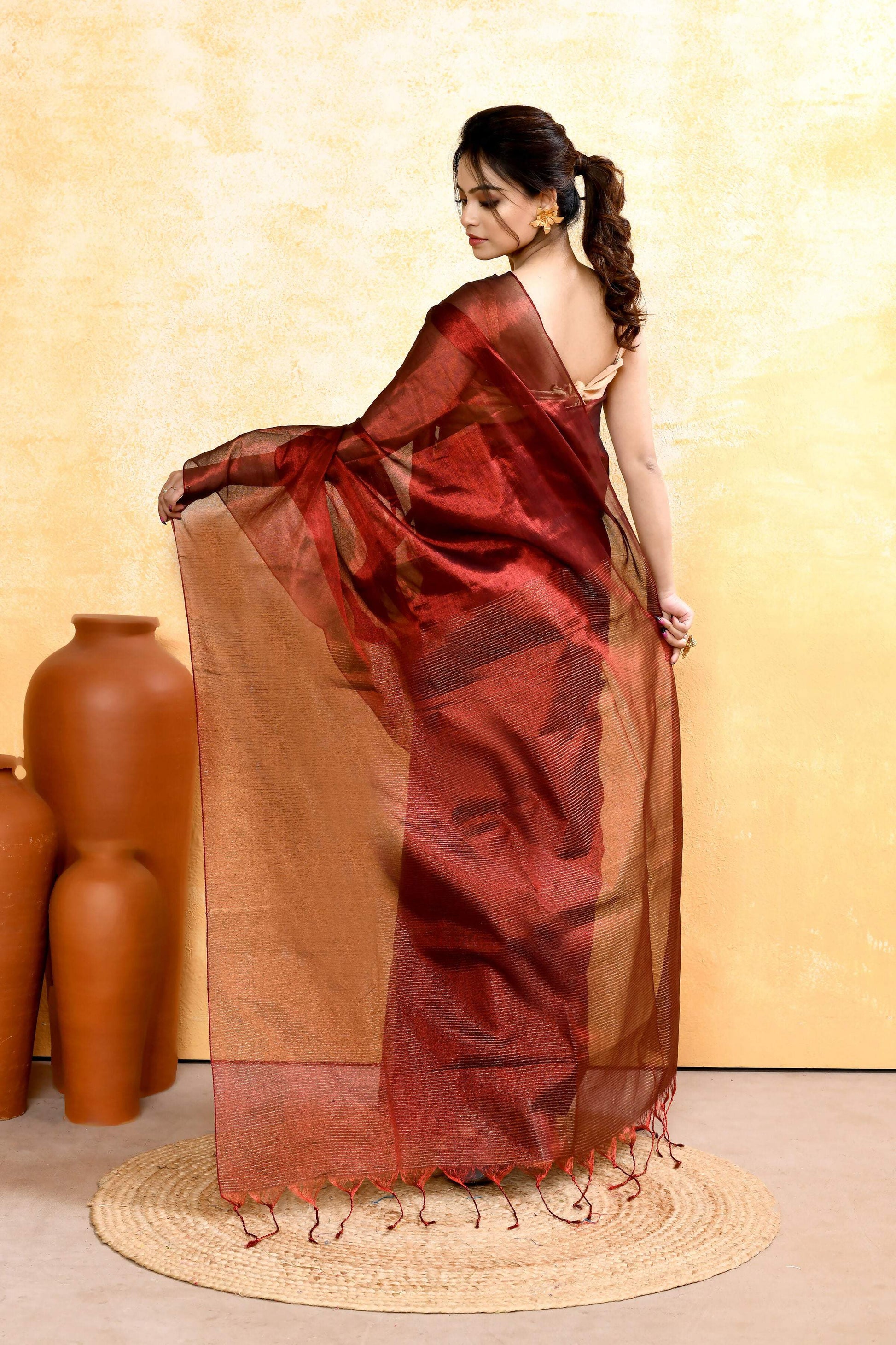 Piyari Fashion Women's Maroon Dual Tone Organic Tissue Saree With Blouse Piece
