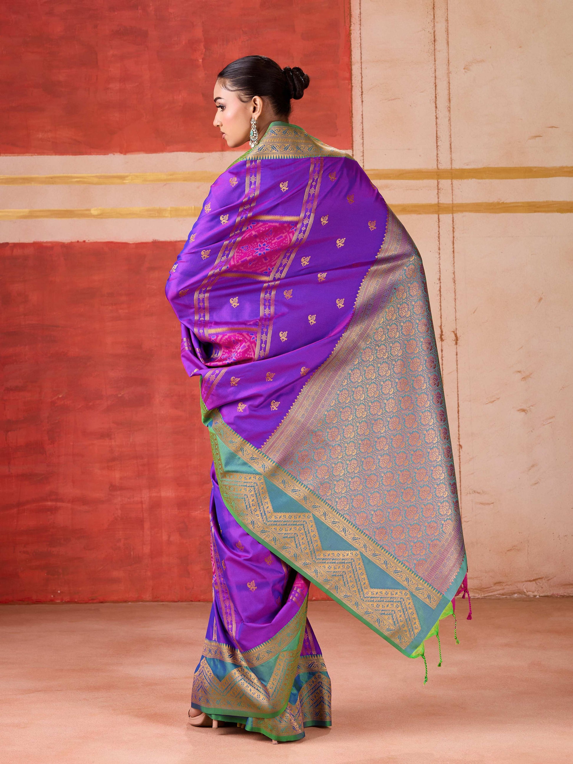 Aastha Fashion Violet Pure Silk Handloom Weaving Saree