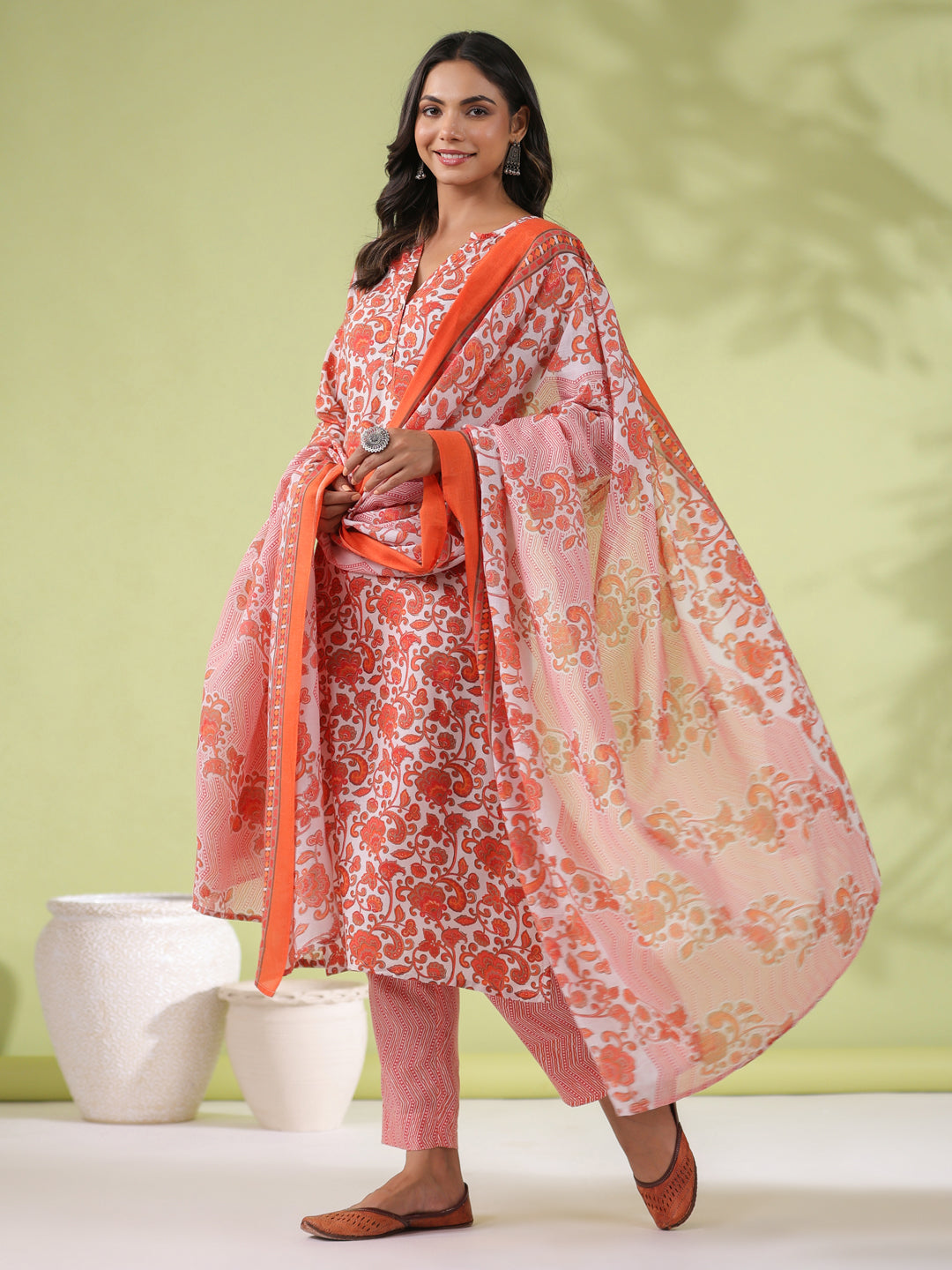 Janasya Regular Poly Cotton Off White Ethnic Motifs Round Neck Kurta Set 