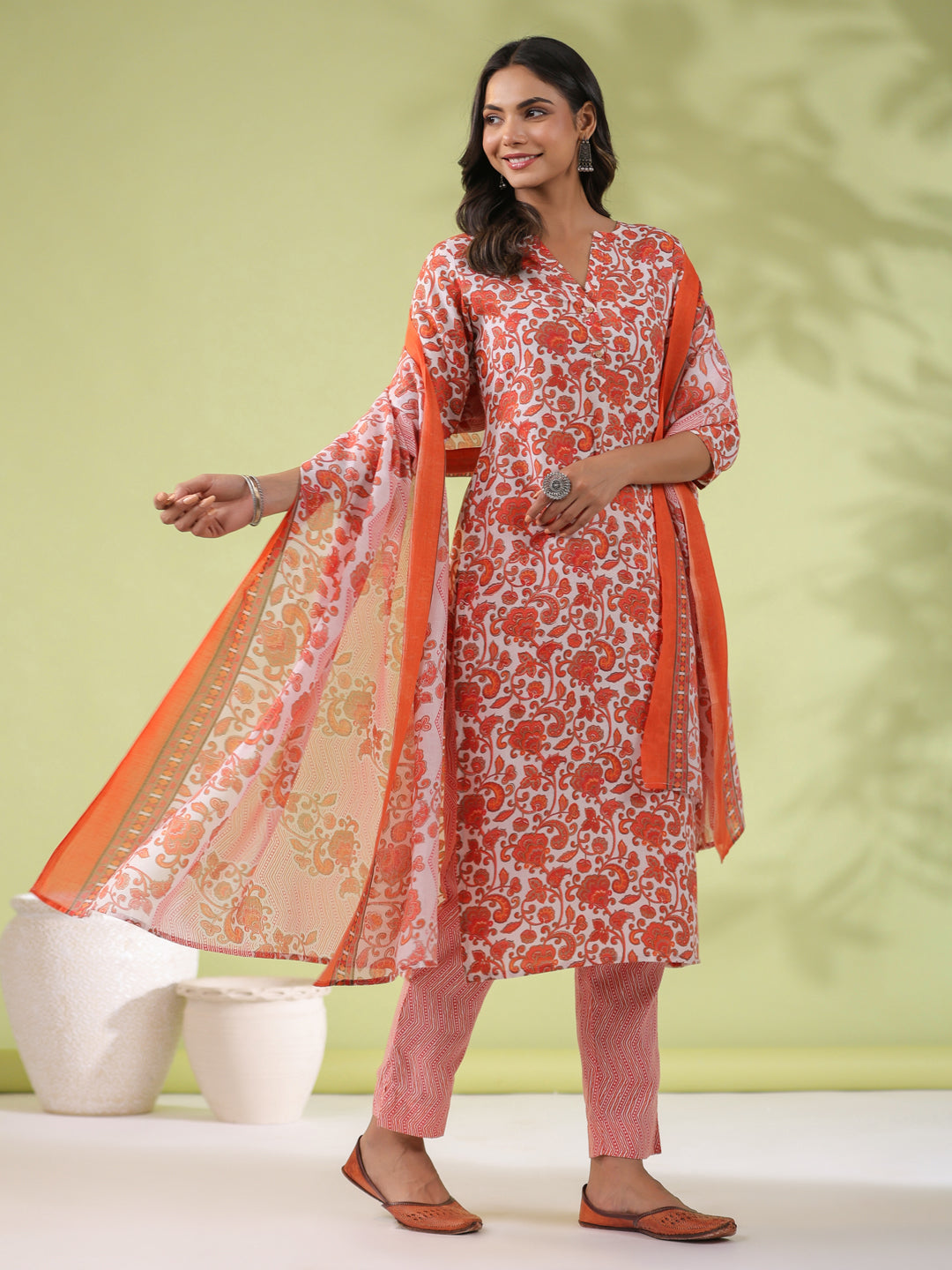 Janasya Regular Poly Cotton Off White Ethnic Motifs Round Neck Kurta Set 