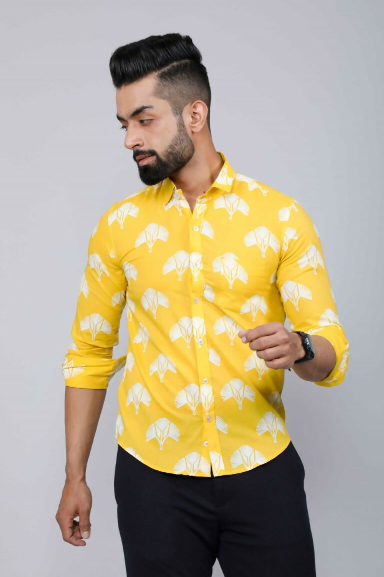 Miravan Men's Yellow and White Floral Printed Full Sleeves Cotton Casual Shirt 