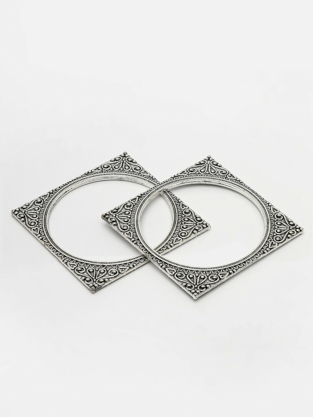 NVR Women's Set of 2 Silver-Toned Oxidized Square Shaped Bangles 