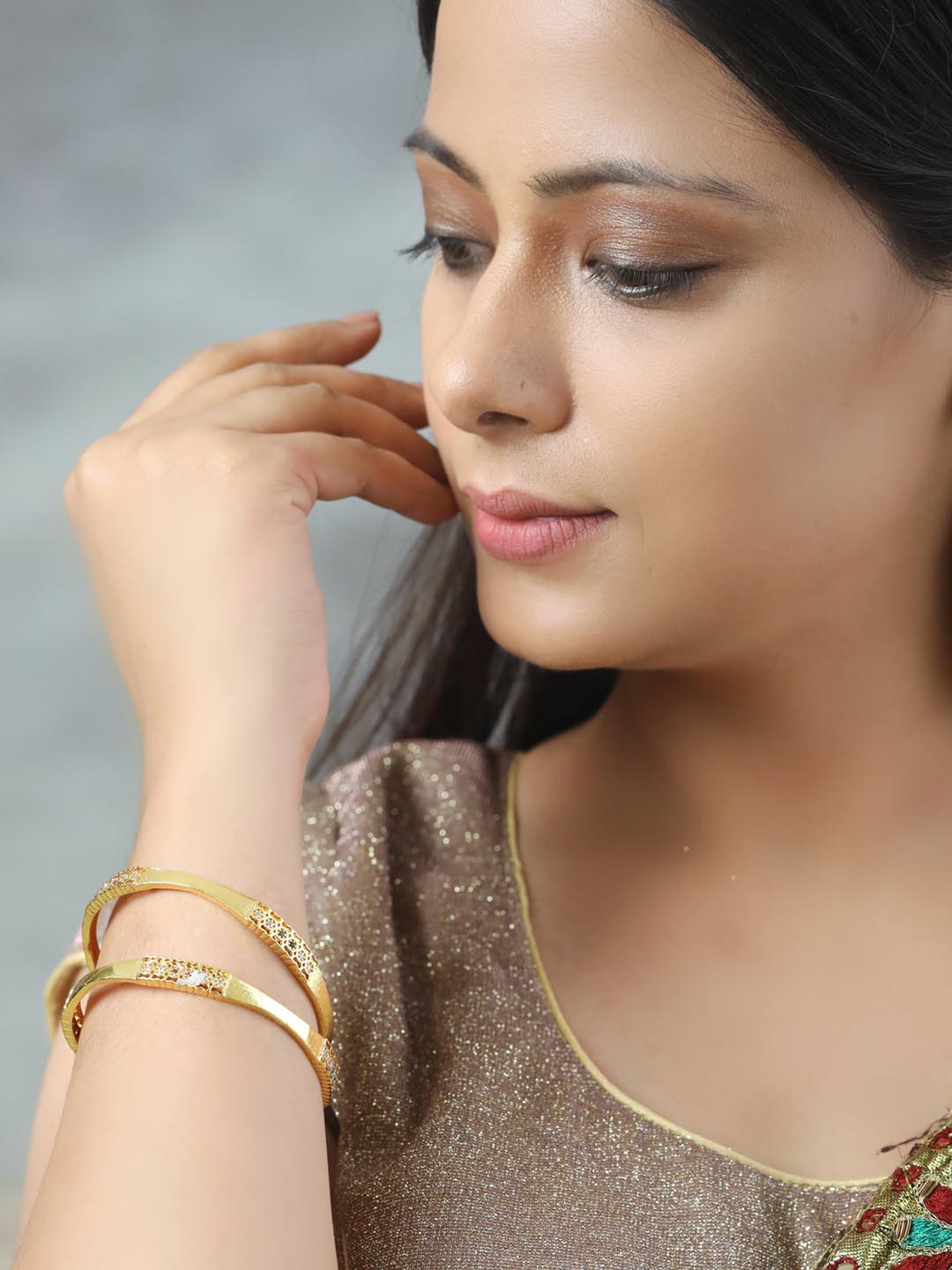 Priyaasi Women Green American Diamond Gold-Polished Set of 2 Bangle Set 