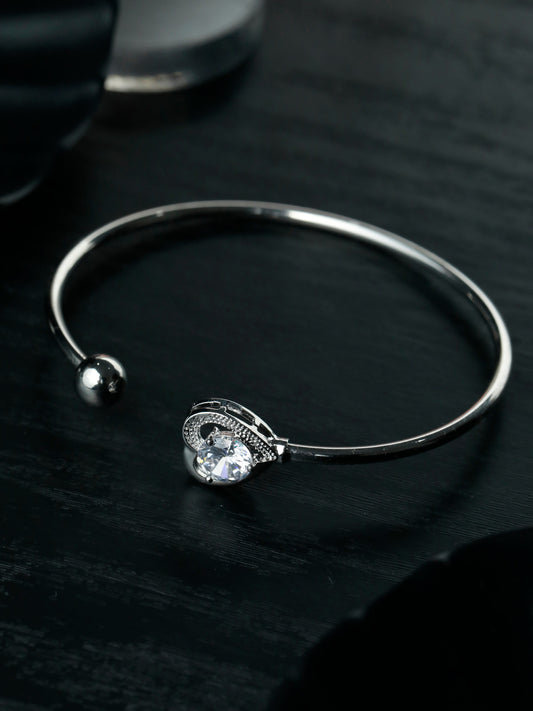 Priyaasi Women Solitaire Heart Silver Plated Bracelet 