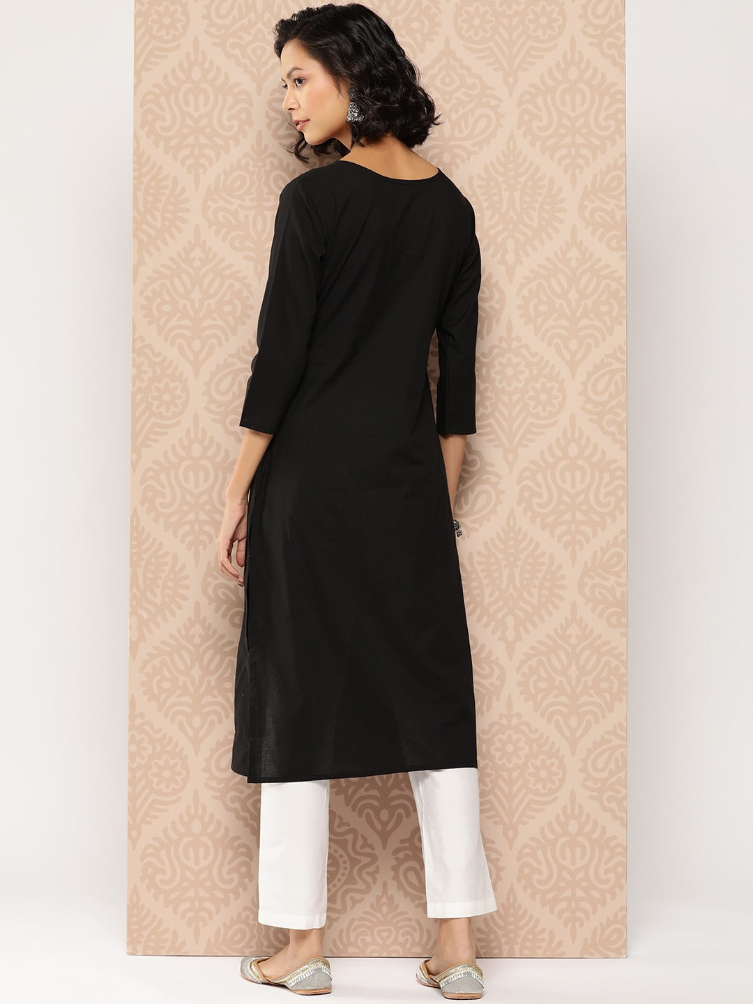 Yufta Black Embroidered Chikankari Cotton Kurta 