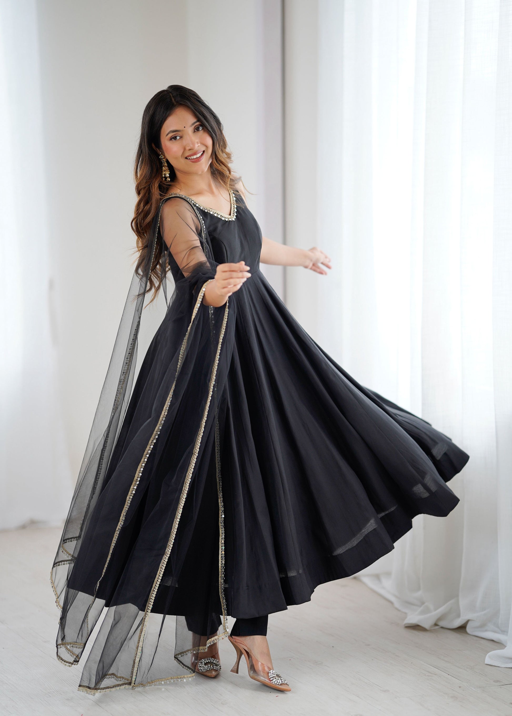 Lorenvalley Fashion Black Pure Romansilk Chanderi Fabric Yoke Fancy Lace Work Anarkali Kurta Pant With Dupatta Set 