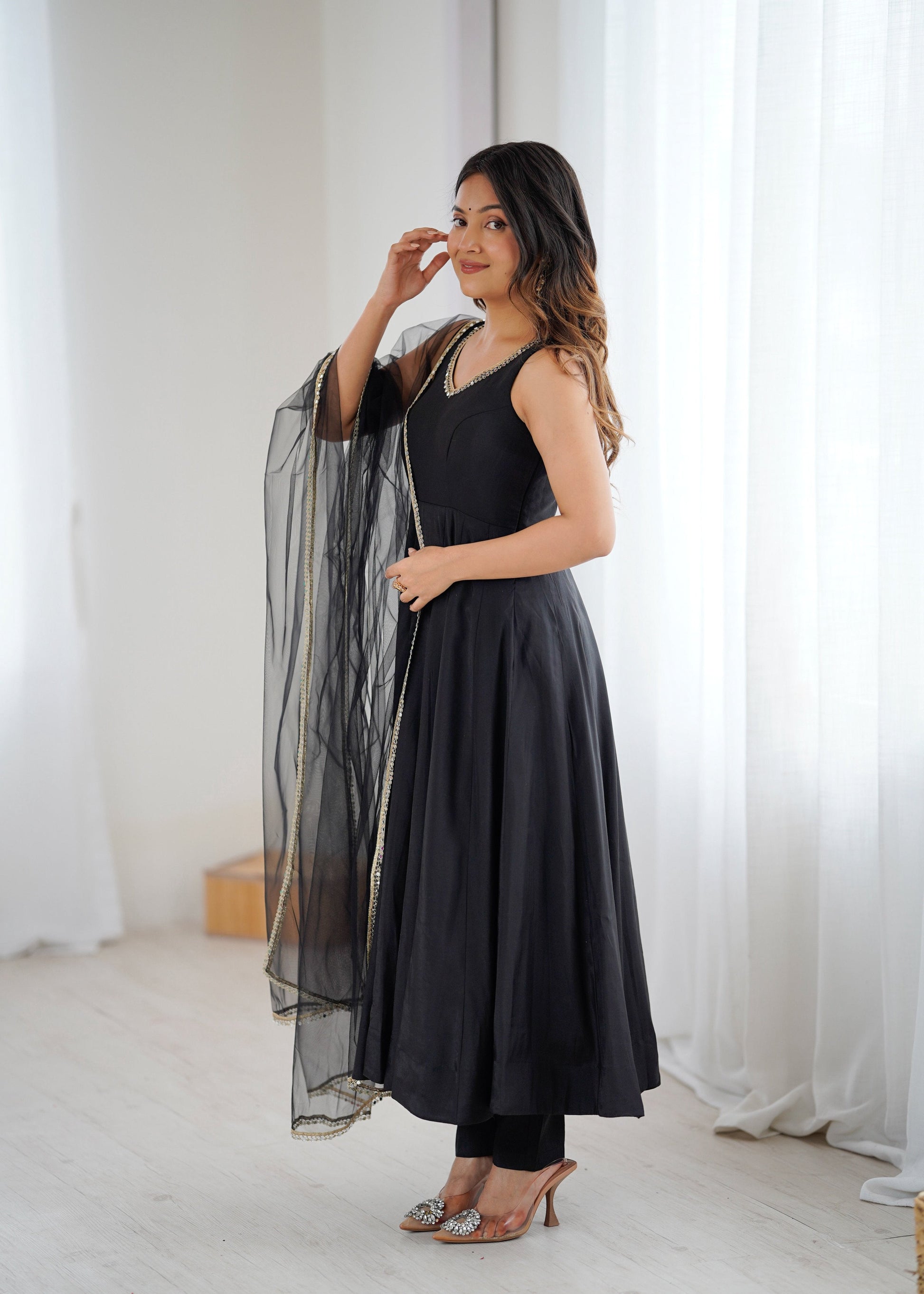 Lorenvalley Fashion Black Pure Romansilk Chanderi Fabric Yoke Fancy Lace Work Anarkali Kurta Pant With Dupatta Set 