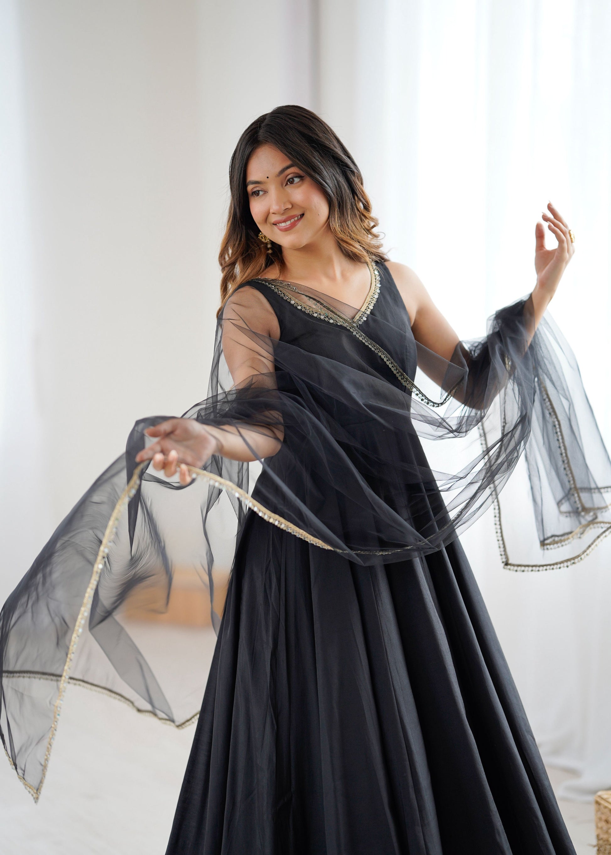 Lorenvalley Fashion Black Pure Romansilk Chanderi Fabric Yoke Fancy Lace Work Anarkali Kurta Pant With Dupatta Set 