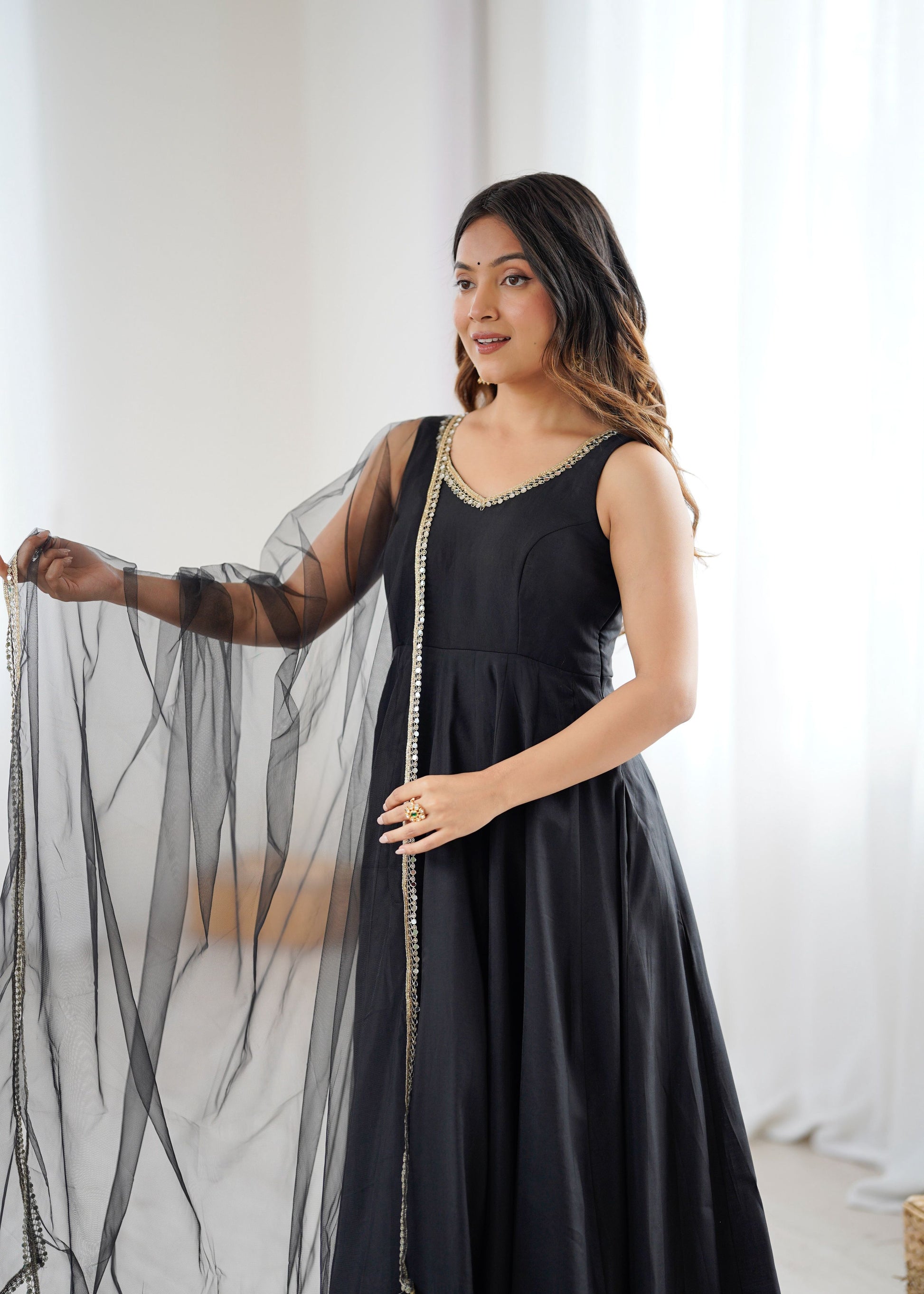 Lorenvalley Fashion Black Pure Romansilk Chanderi Fabric Yoke Fancy Lace Work Anarkali Kurta Pant With Dupatta Set 