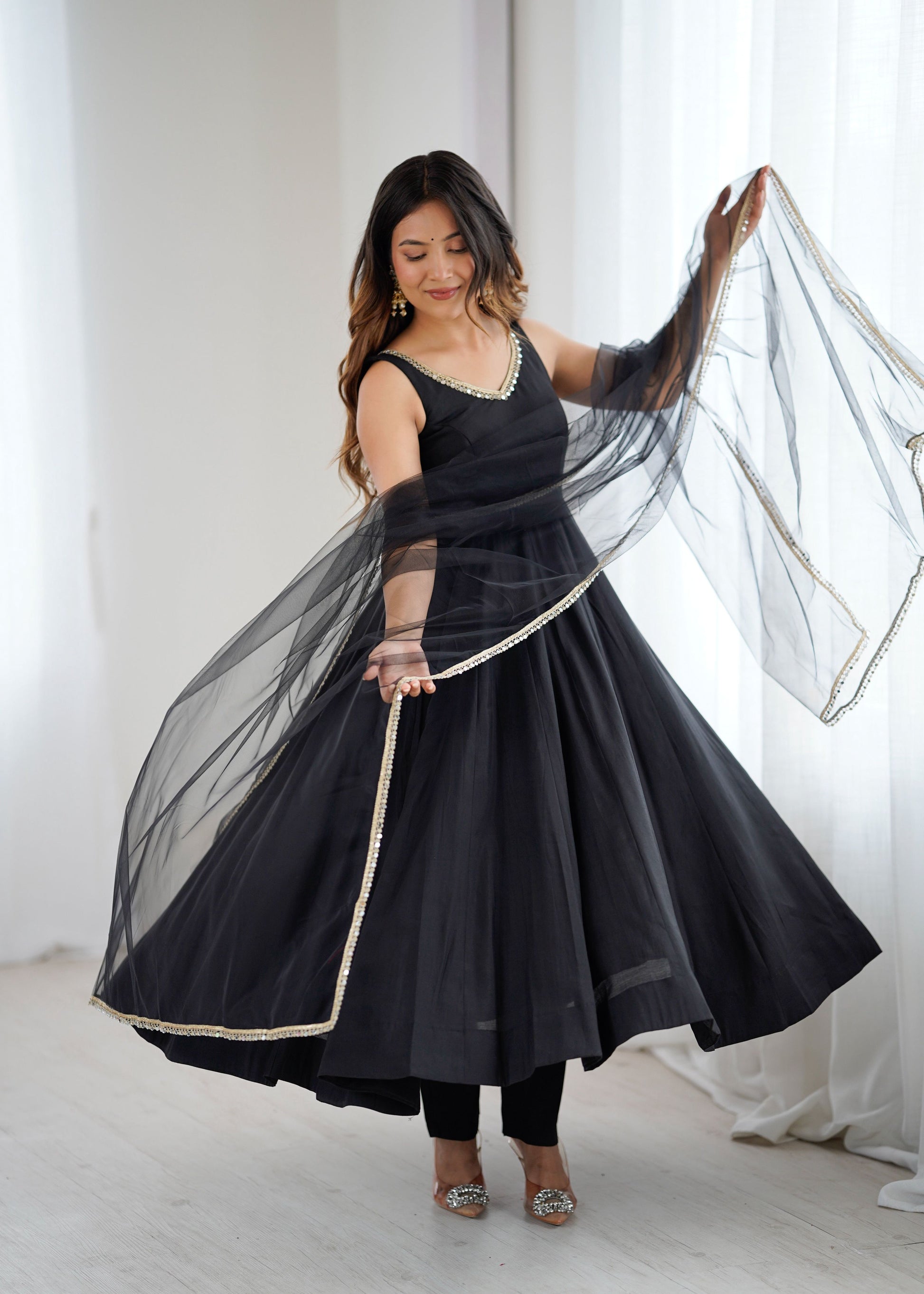 Lorenvalley Fashion Black Pure Romansilk Chanderi Fabric Yoke Fancy Lace Work Anarkali Kurta Pant With Dupatta Set 