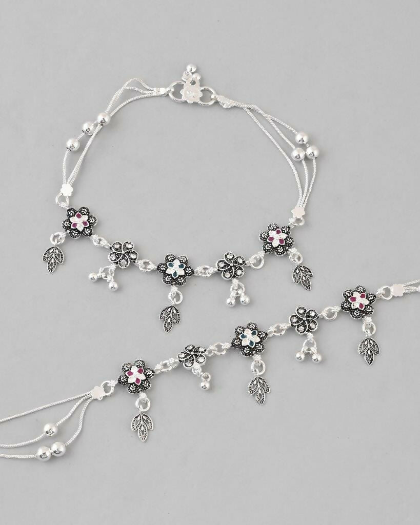 VOJ Set of 2 Silver Plated Flower Shaped Stone Studded Anklet 